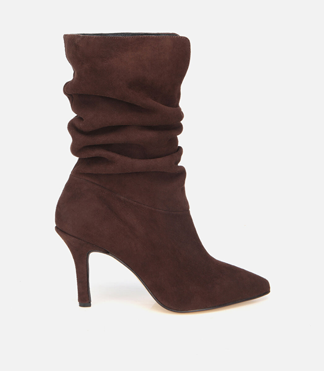 Kadın Süet Deri Kahverengi Büzgülü Sivri Burunlu İnce Topuklu Bot