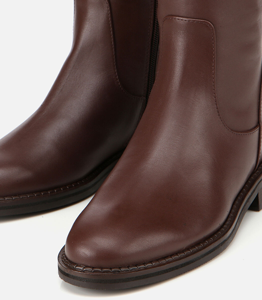 Kadın Deri Kahverengi Lastik Detaylı Binci Düz Çizme