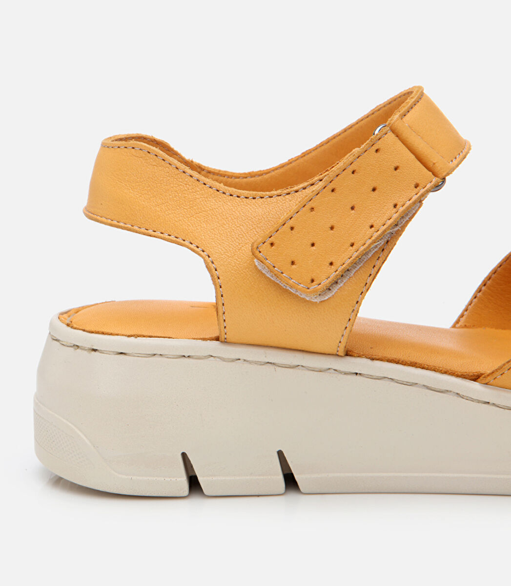 Kadın Deri Sarı Ayarlanabilir Comfort Sandalet