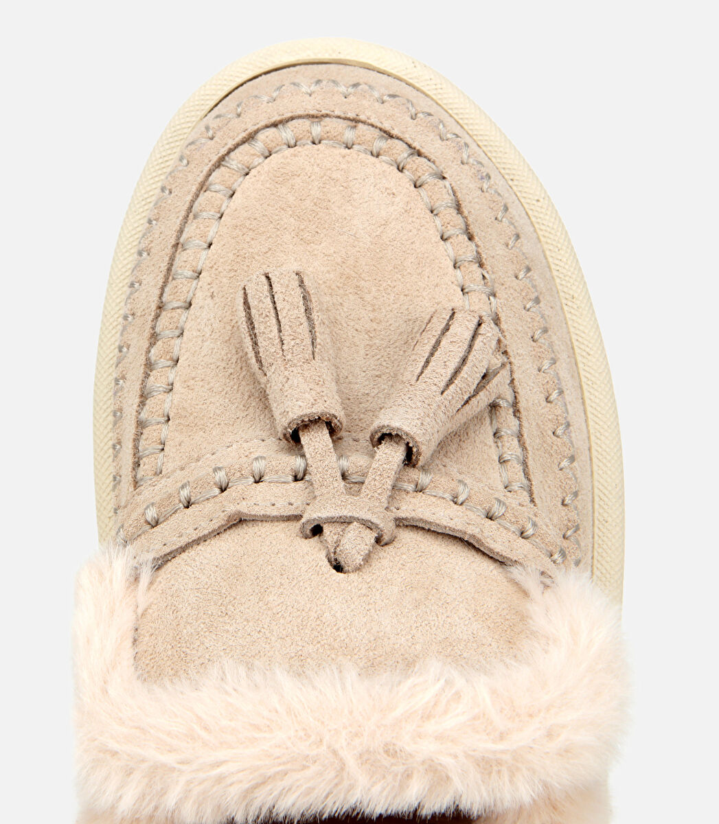 Kadın Süet Deri Bej İçi Kürklü Püskül Detaylı Düz Terlik