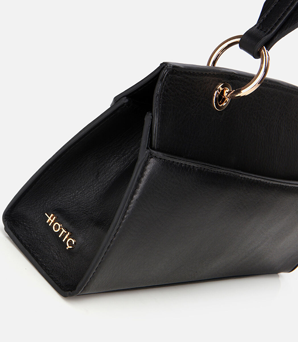 Kadın Deri Siyah Kilit Detaylı Omuz Çantası