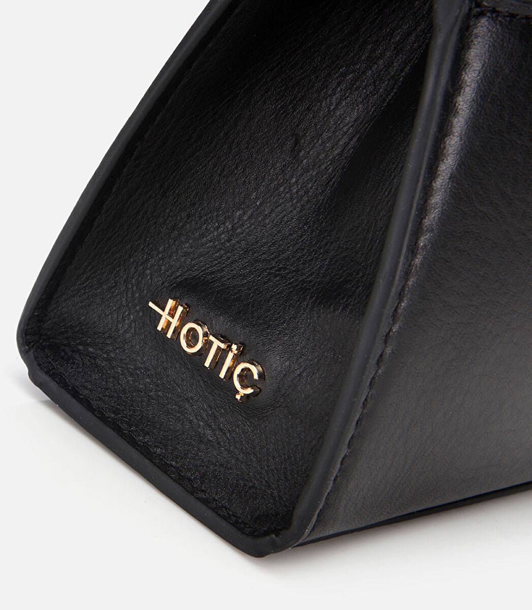 Kadın Deri Siyah Kilit Detaylı Omuz Çantası