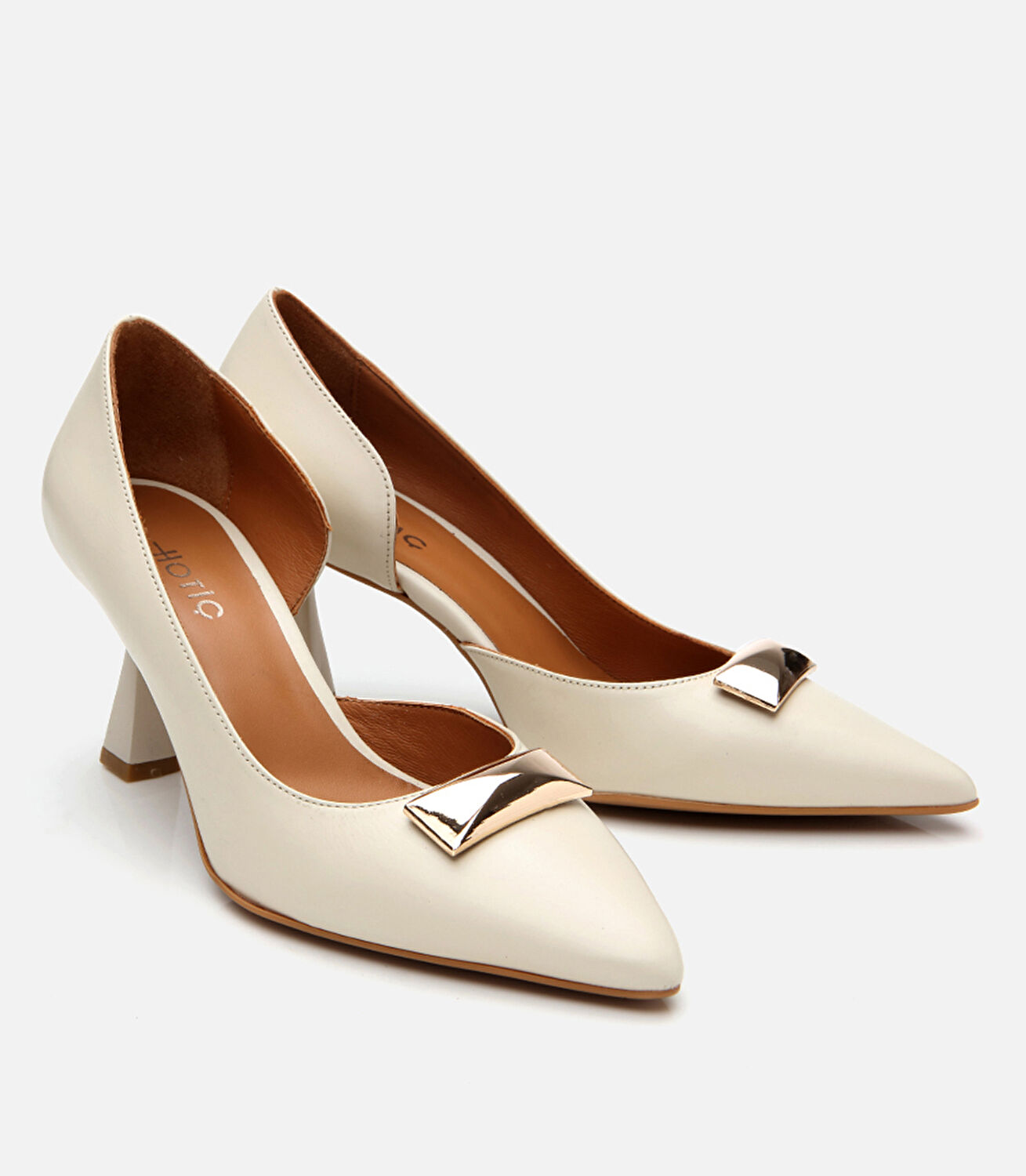 Kadın Deri Ekru Orta Topuklu Stiletto