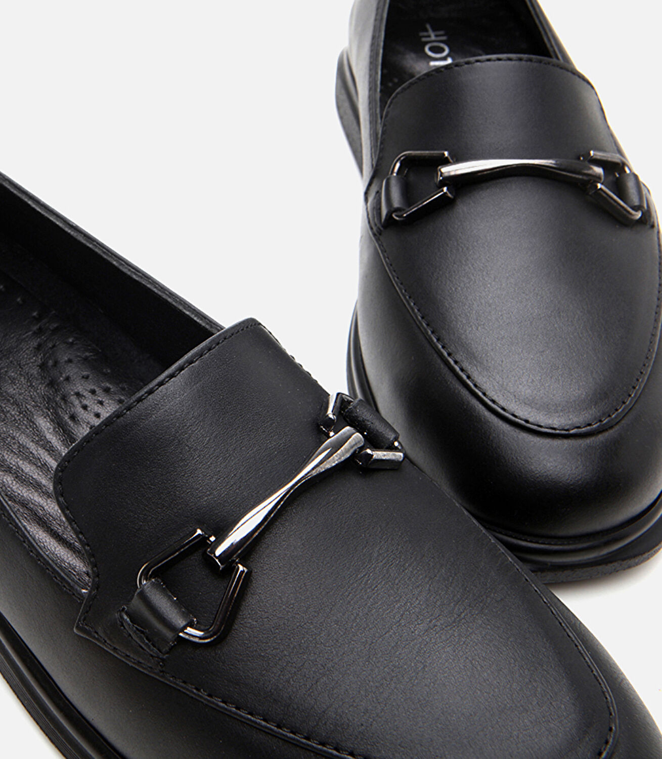 Kadın Deri Siyah Tokalı Günlük Loafer