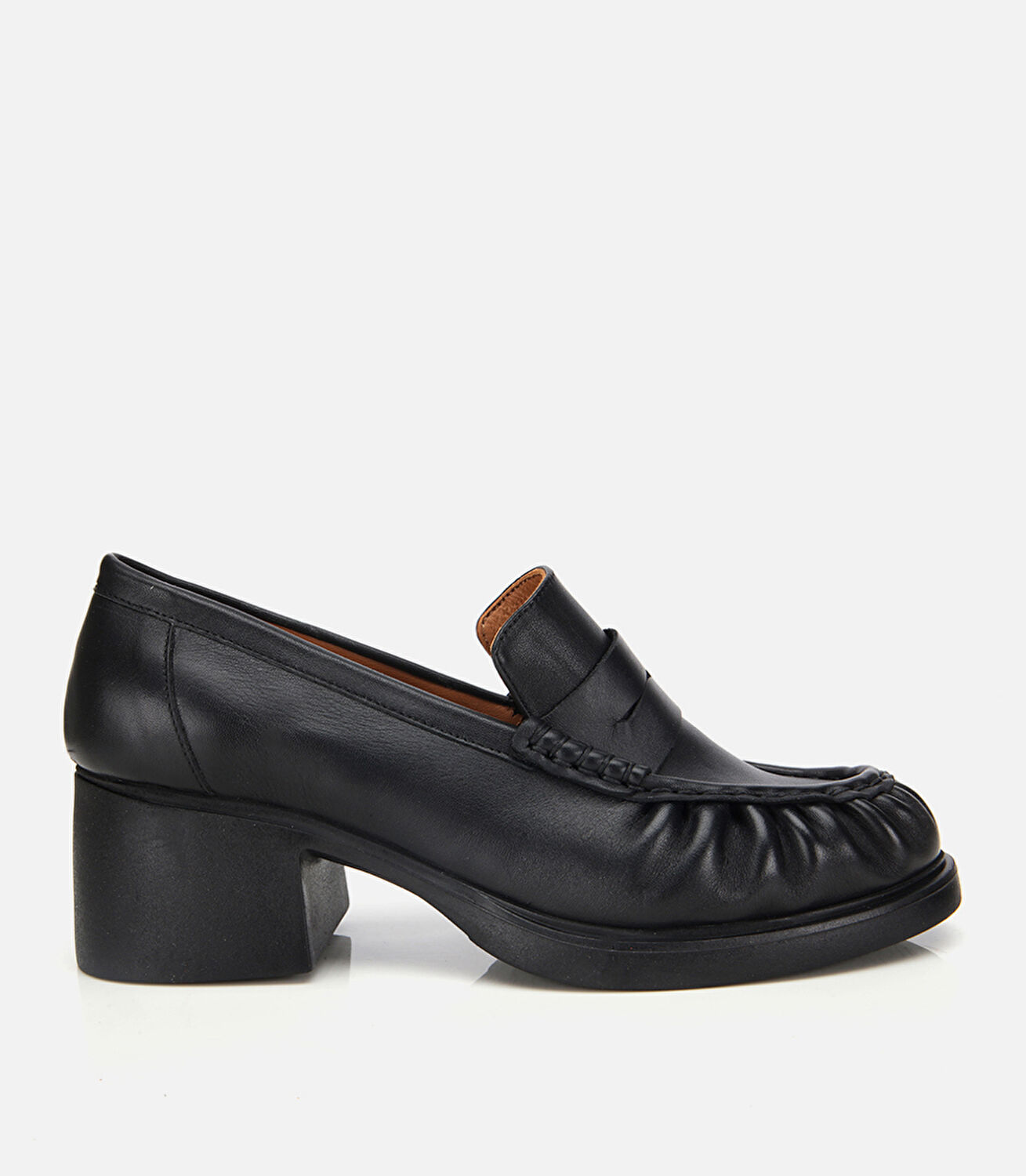 Kadın Deri Siyah Büzgülü Kalın Tabanlı Klasik Loafer