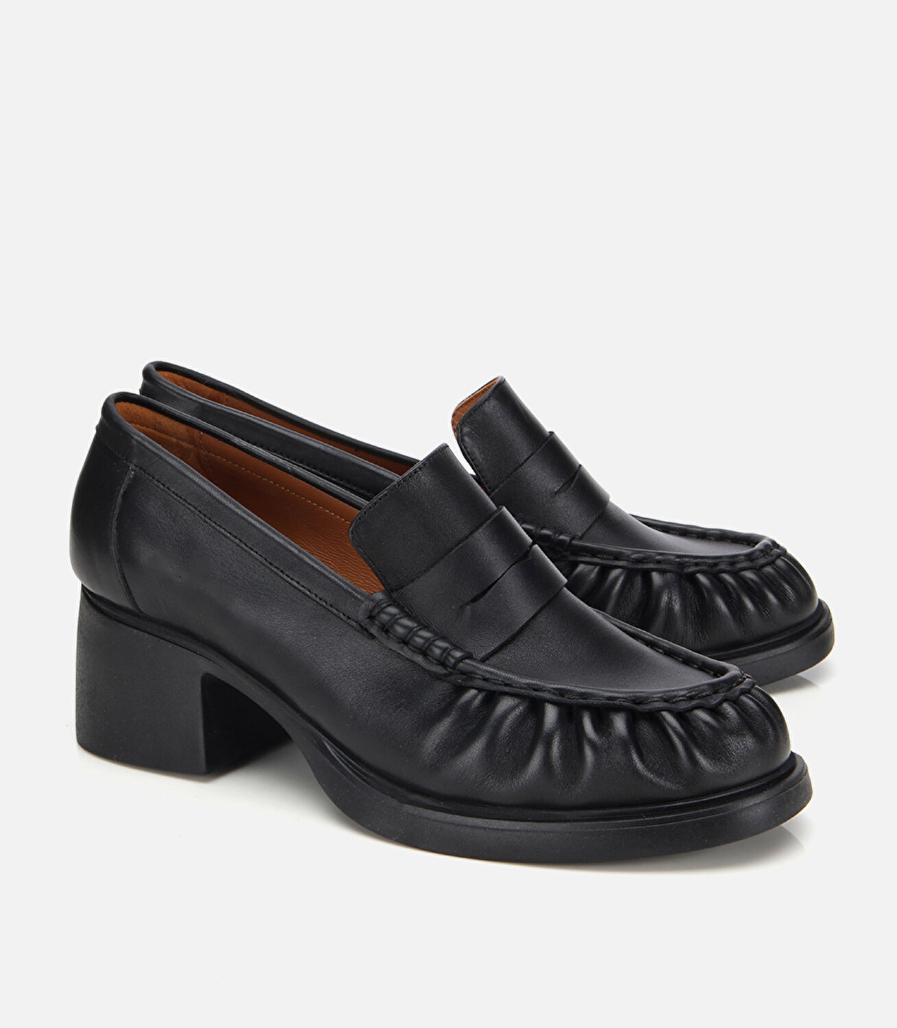 Kadın Deri Siyah Büzgülü Kalın Tabanlı Klasik Loafer