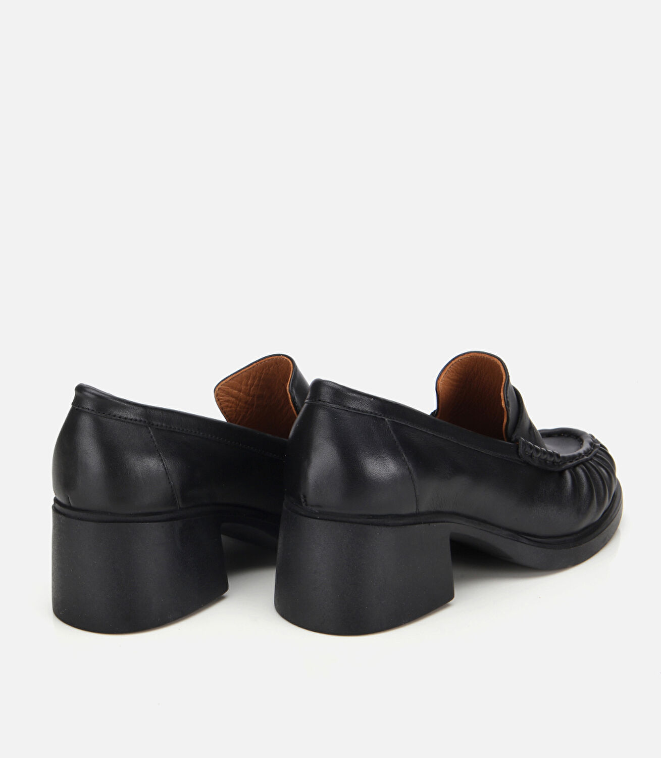 Kadın Deri Siyah Büzgülü  Kalın Tabanlı Klasik Loafer