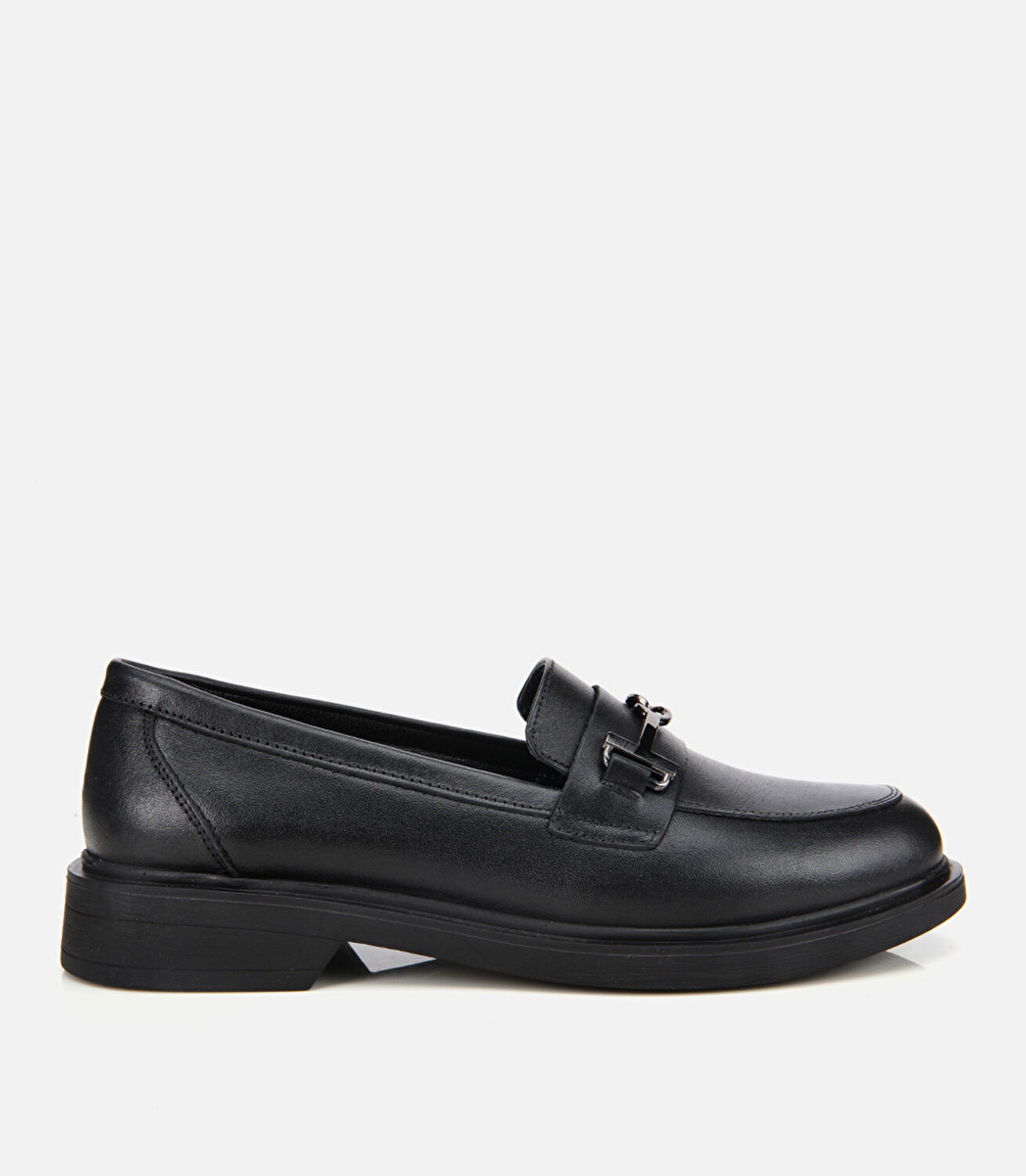 Kadın Deri Siyah Tokalı Klasik Loafer