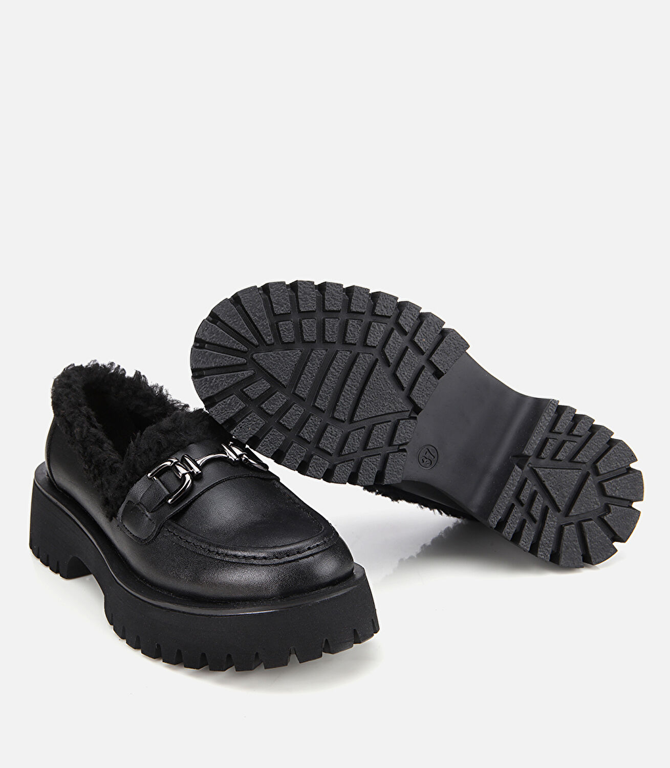 Kadın Siyah Kürklü Tokalı Kalın Tabanlı Günlük Loafer