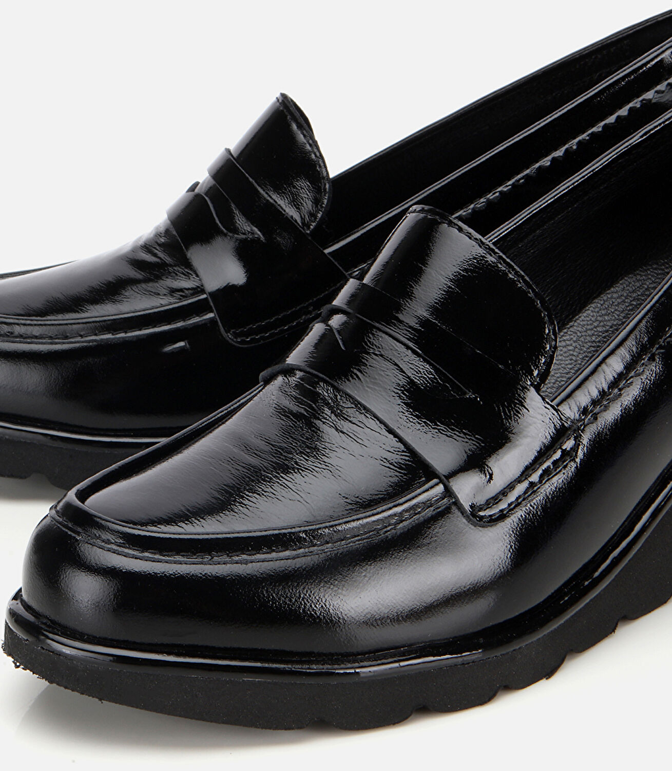 Kadın Rugan Deri Siyah Dolgu topuklu Günlük Loafer