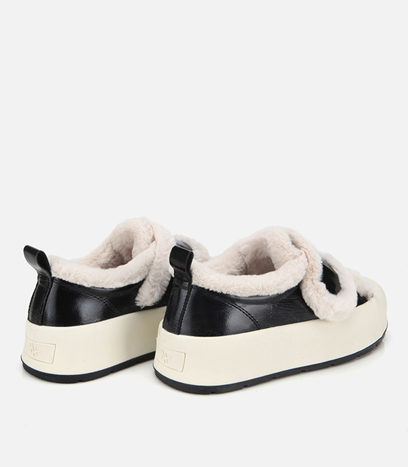 Kadın Rugan Deri Siyah İçi Kürklü  Kalın Bantlı Spor Ayakkabı