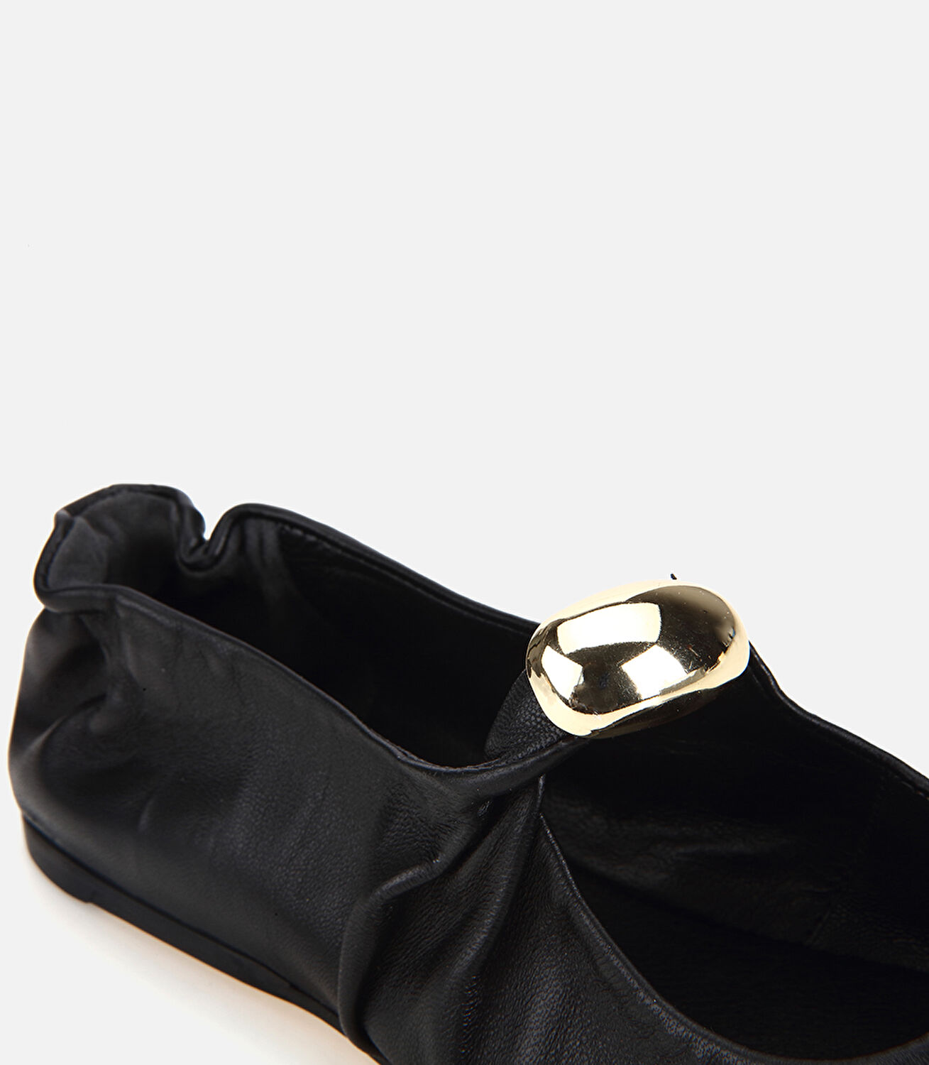 Kadın Deri Siyah Gold Toka Detaylı Arkası Lastikli  Rahat Babet