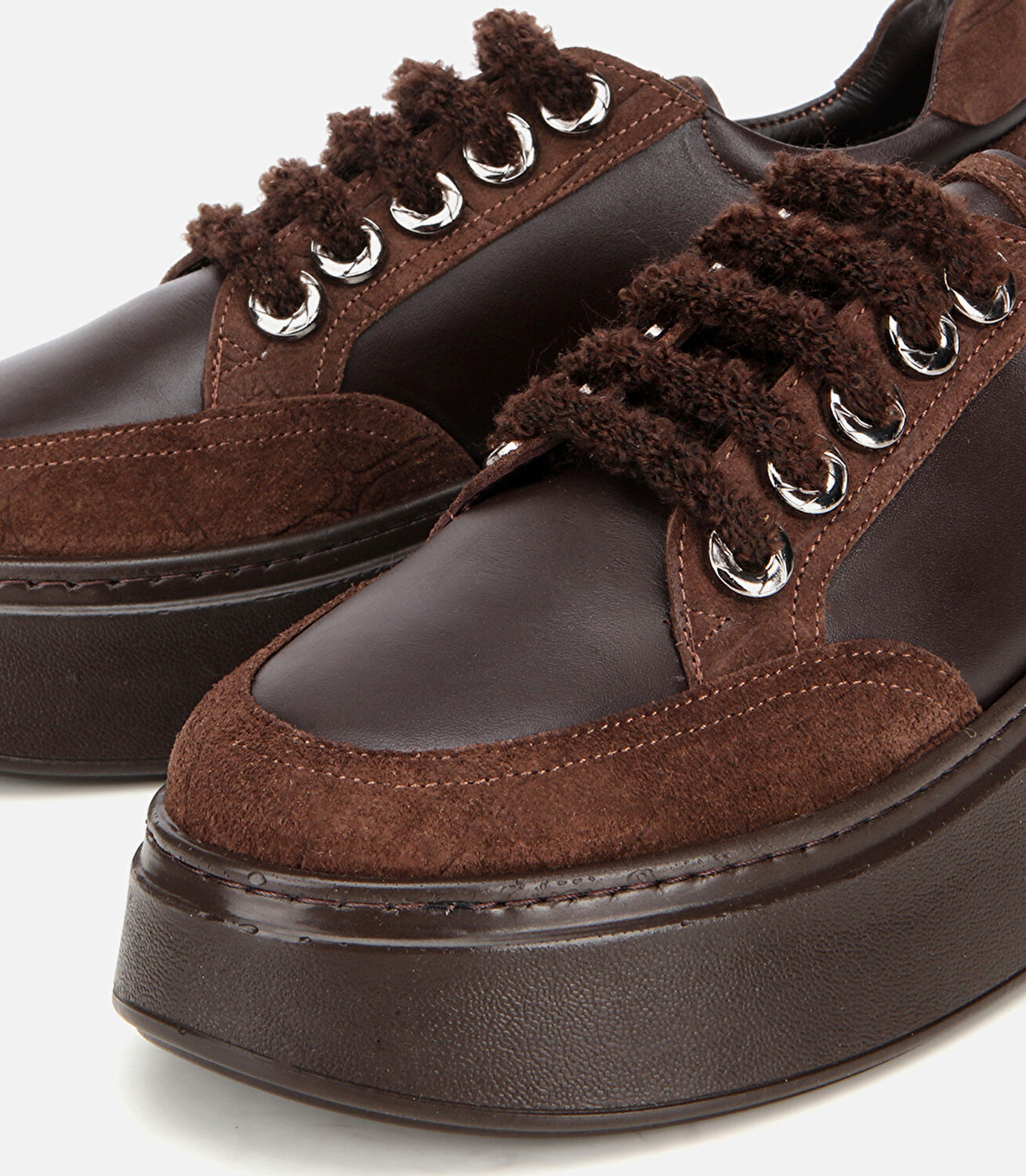 Kadın Deri Kahverengi Bağcık Detaylı Kalın Tabanlı Spor Ayakkabı