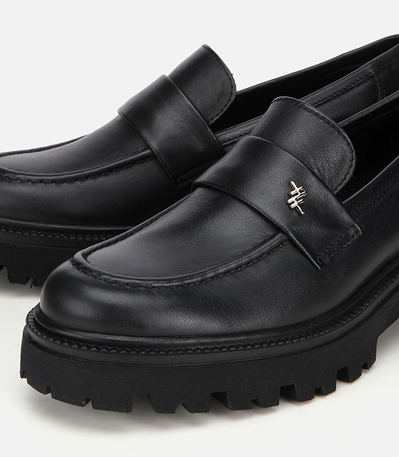 Kadın Deri Siyah Kalın Tabanlı Klasik Loafer