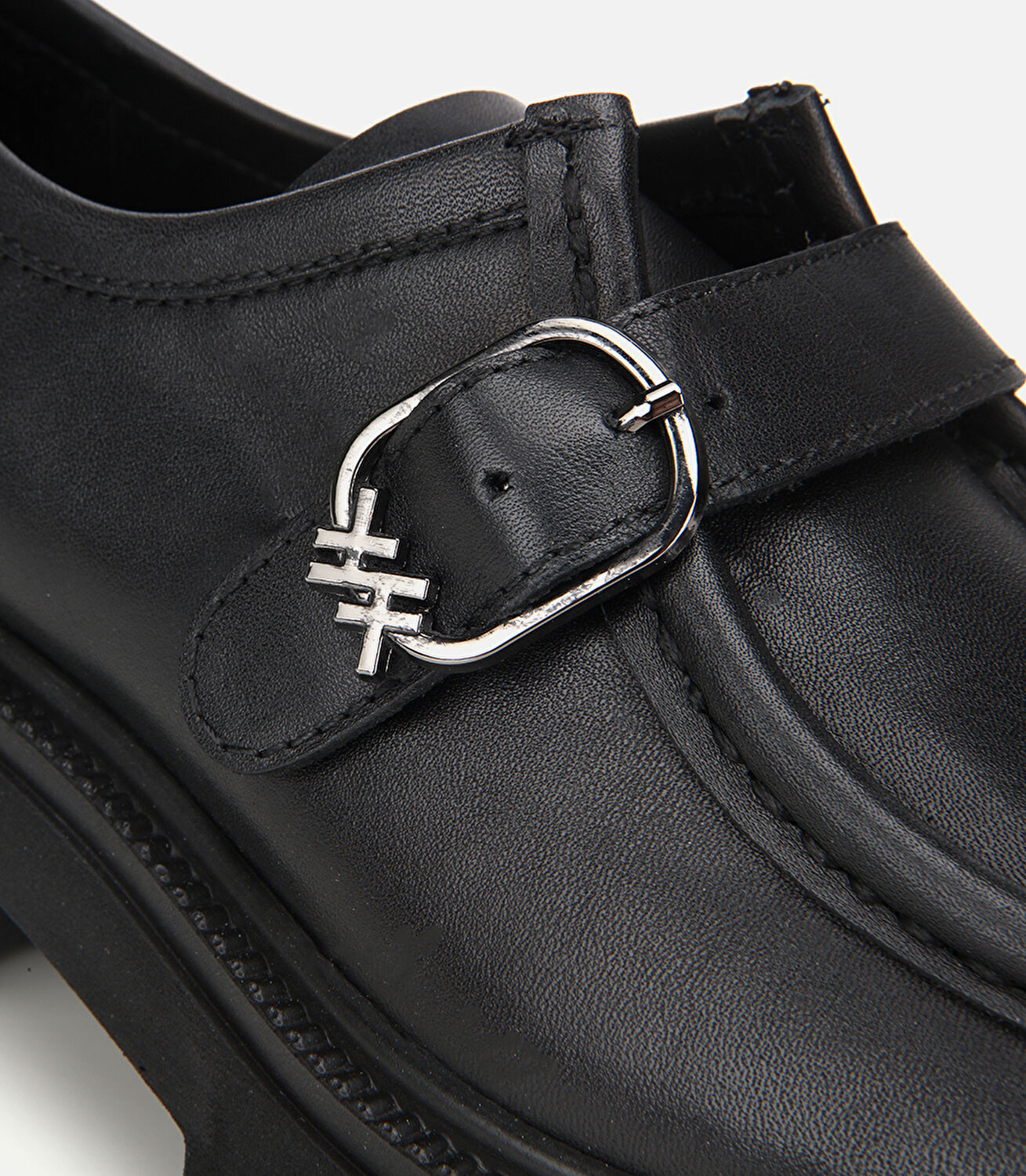 Kadın Deri Siyah Tokalı Kalın Tabanlı Günlük Loafer