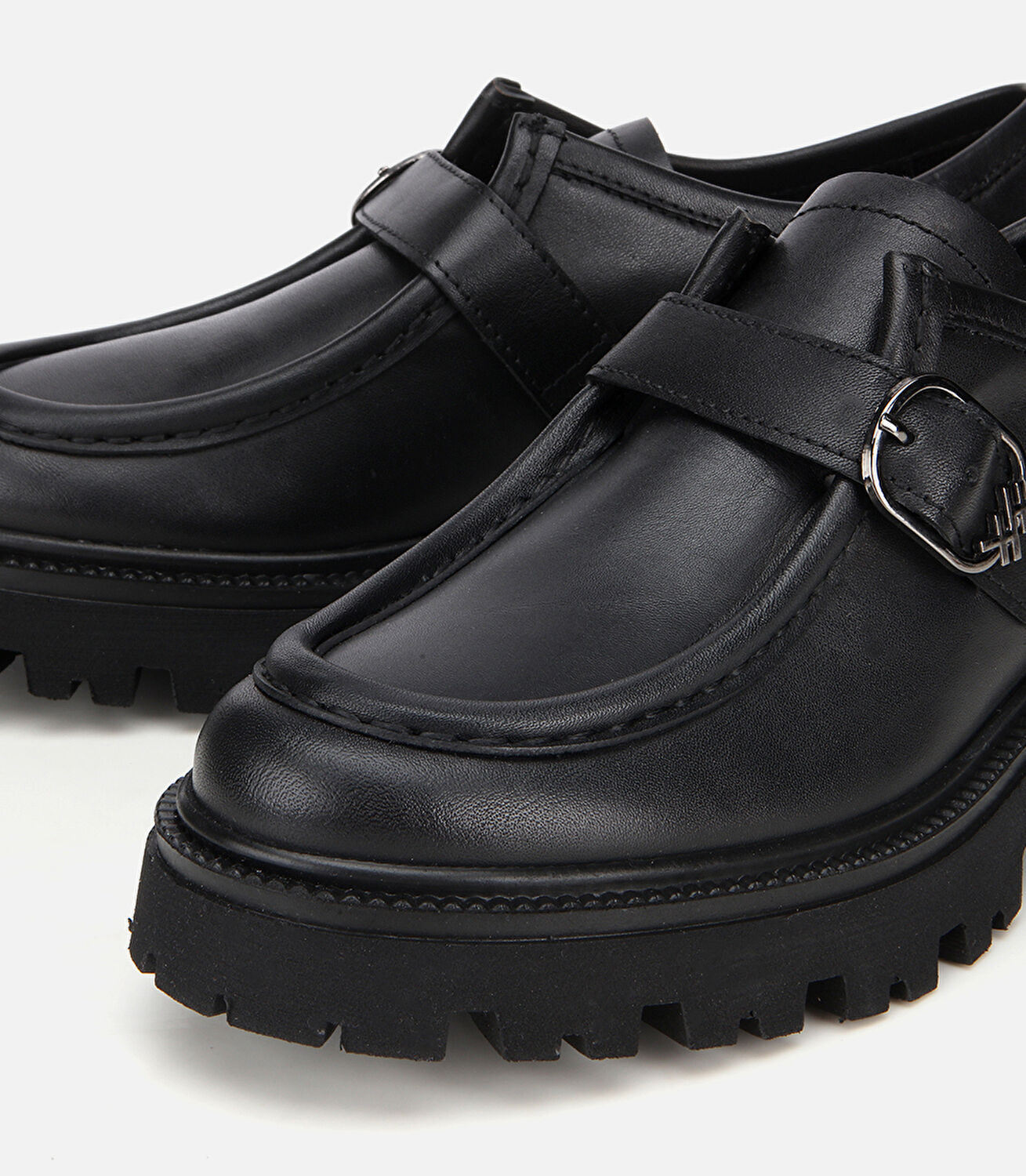 Kadın Deri Siyah Tokalı Kalın Tabanlı Günlük Loafer