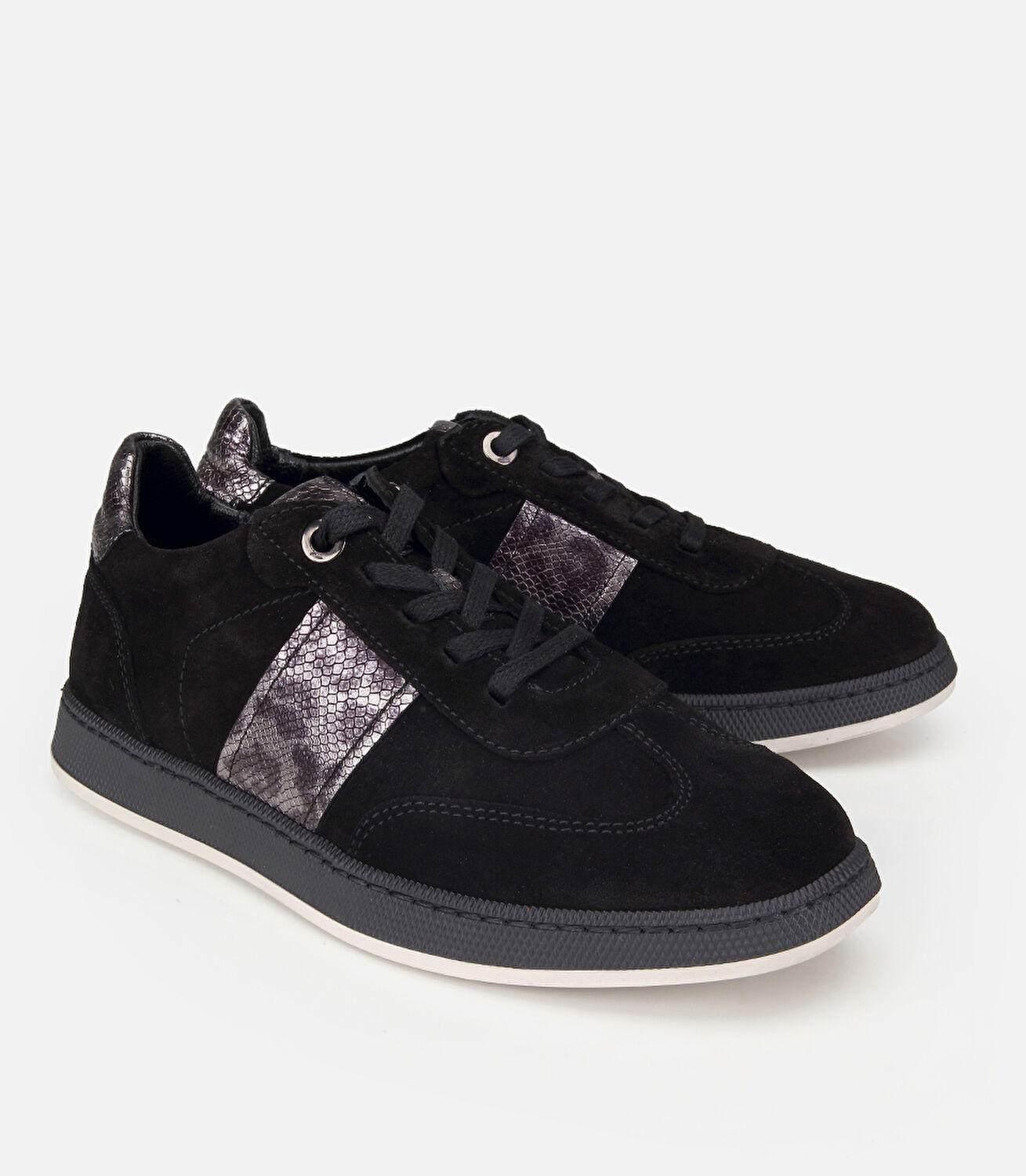 Kadın Süet Deri Siyah Leopar Desenli Spor Ayakkabı