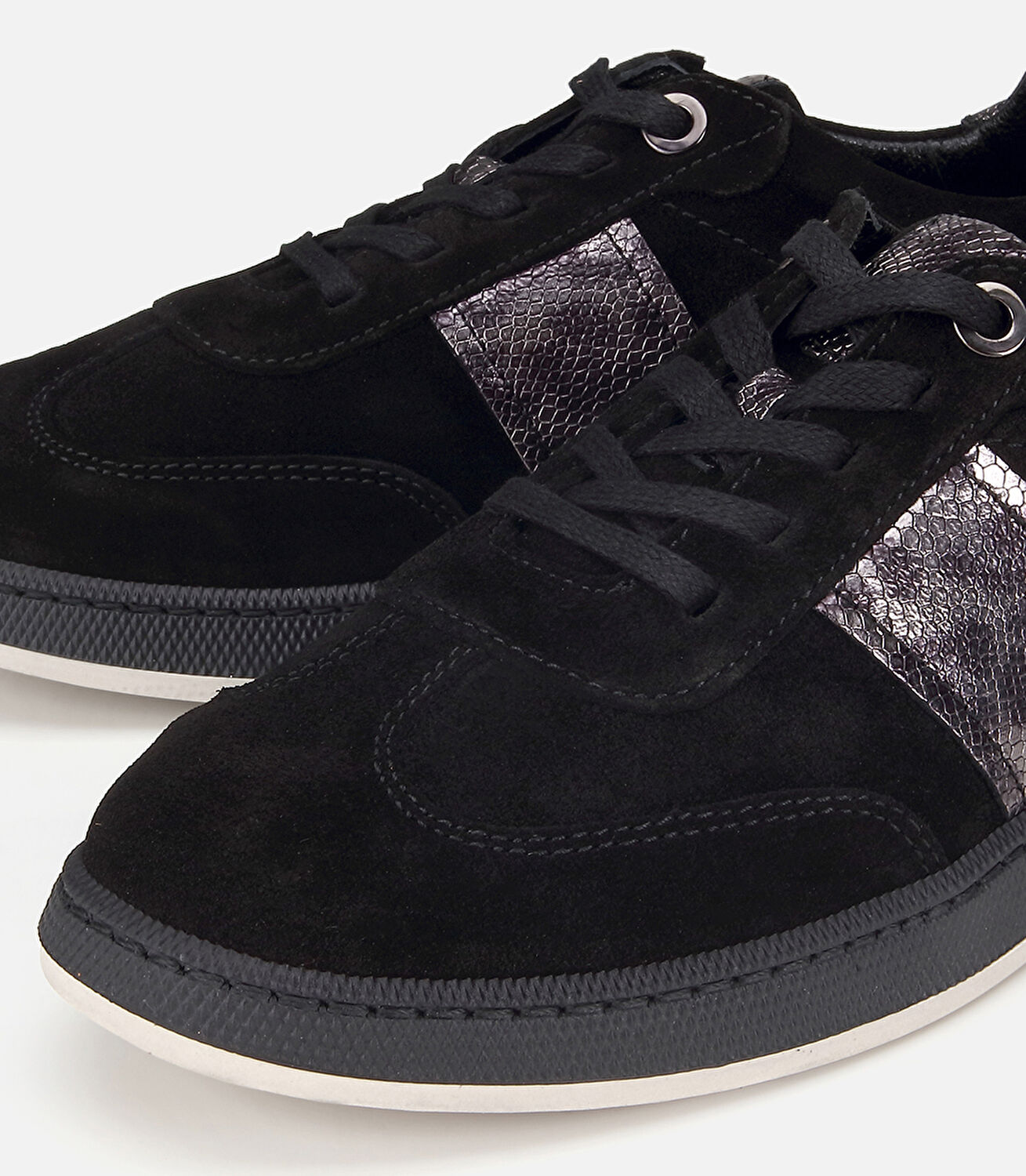 Kadın Süet  Deri Siyah Leopar Desenli Spor Ayakkabı