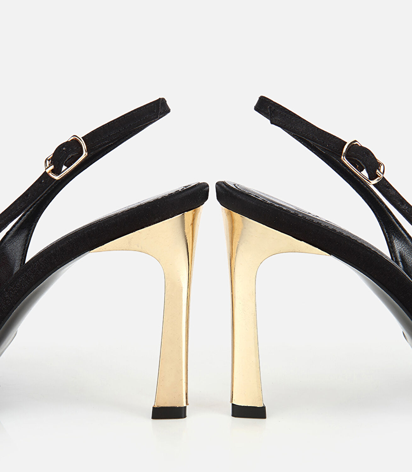 Kadın Siyah Gold Detaylı Arkası Açık Stiletto