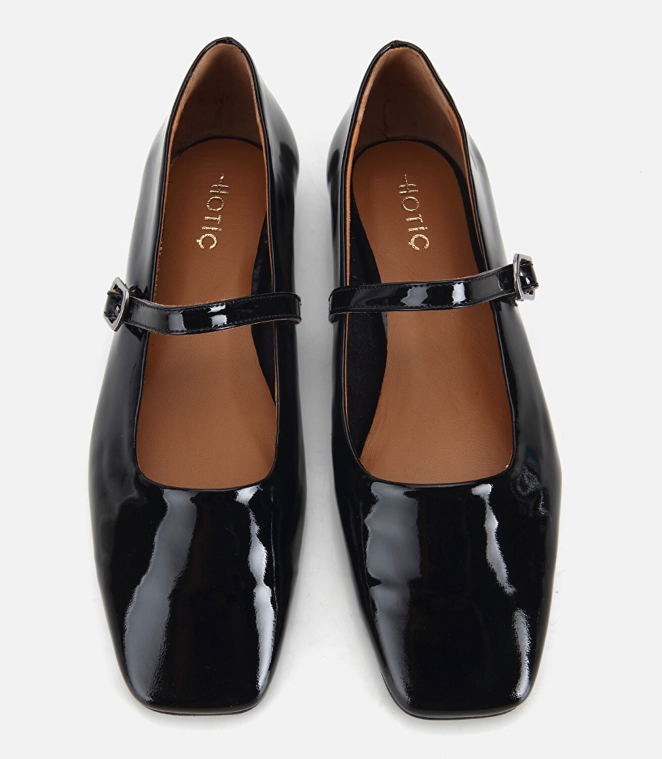 Kadın Rugan Deri Siyah Bantlı Küt Burunlu Babet