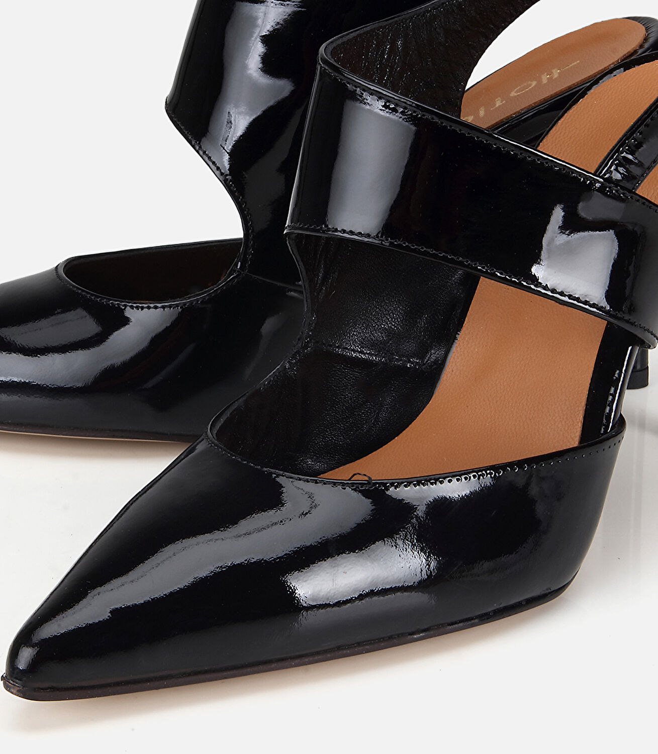 Kadın Rugan Deri Siyah Arkası Açık Stiletto