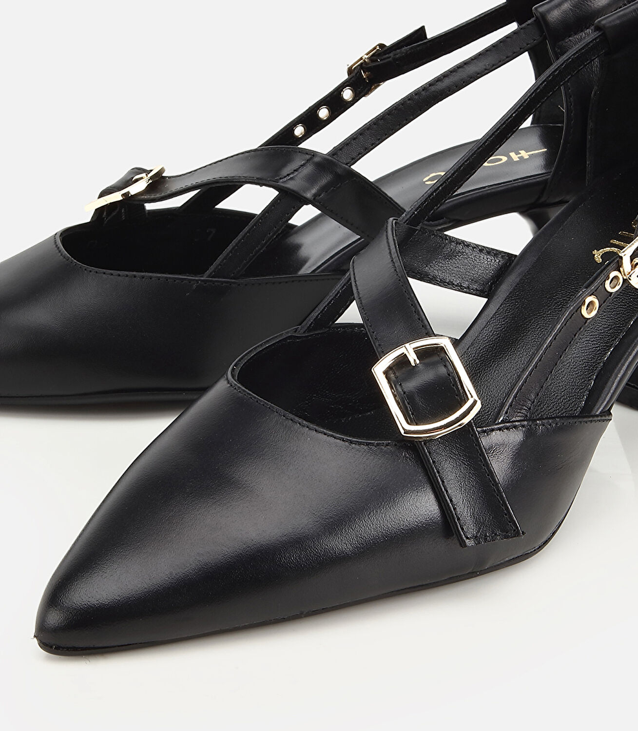 Kadın Deri Siyah Bant Detaylı İnce Topuklu Stiletto