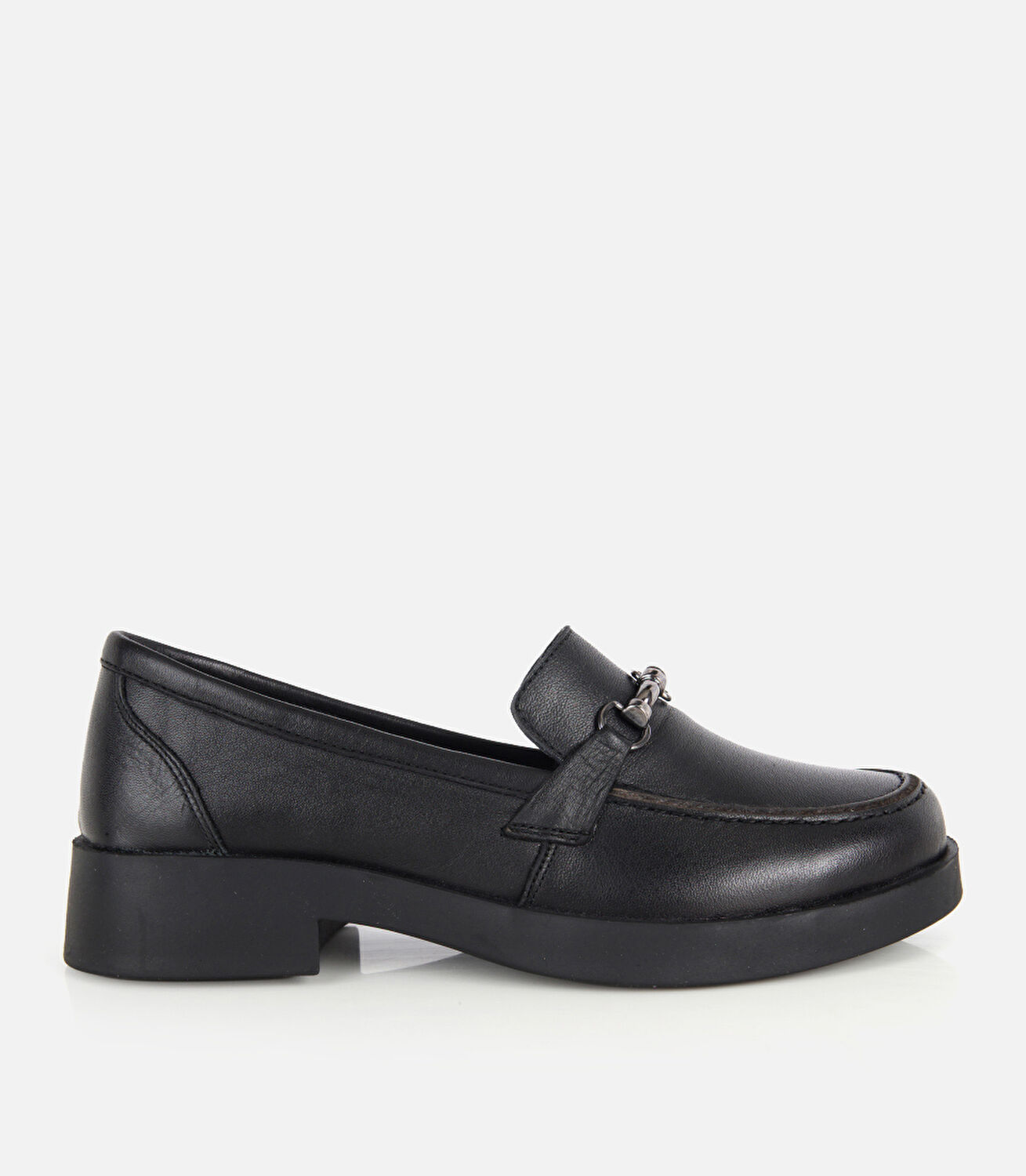Kadın Deri Siyah Metal Zincir Detaylı Klasik Loafer