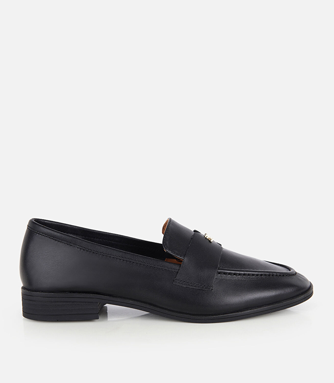Kadın Deri Siyah Toka Detaylı Klasik Loafer