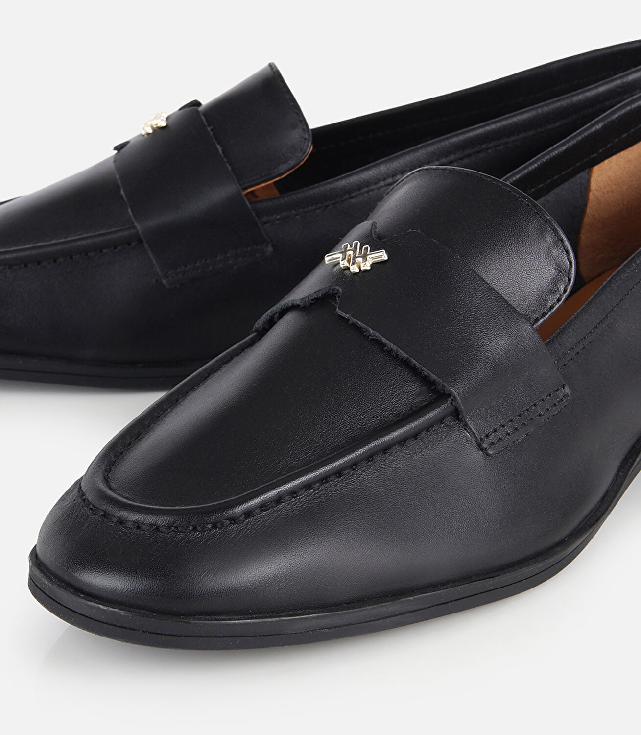 Kadın Deri Siyah Toka Detaylı Klasik Loafer