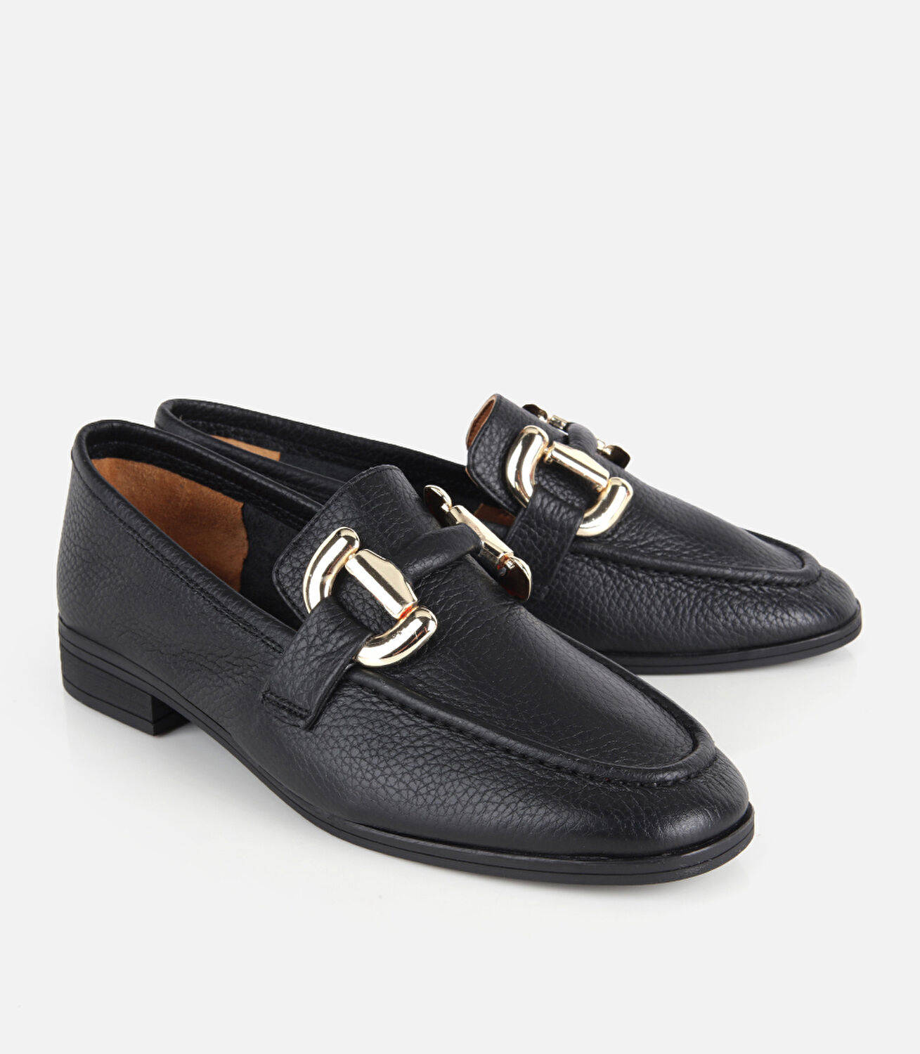 Kadın Deri Siyah Gold Toka Detaylı Yumuşak Dokulu Topuklu Klasik Loafer