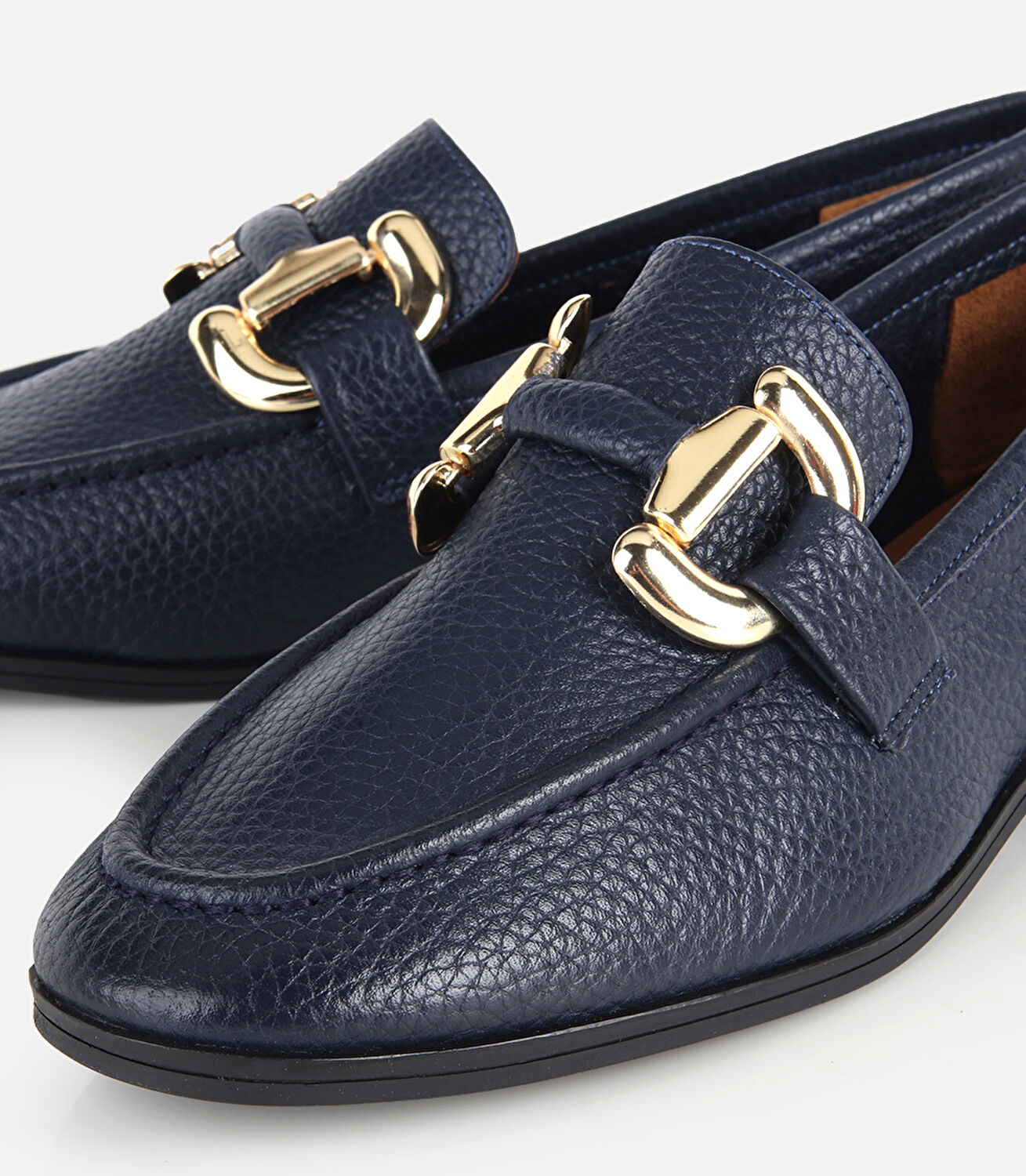 Kadın Deri Lacivert Gold Toka Detaylı Yumuşak Dokulu Topuklu Klasik Loafer