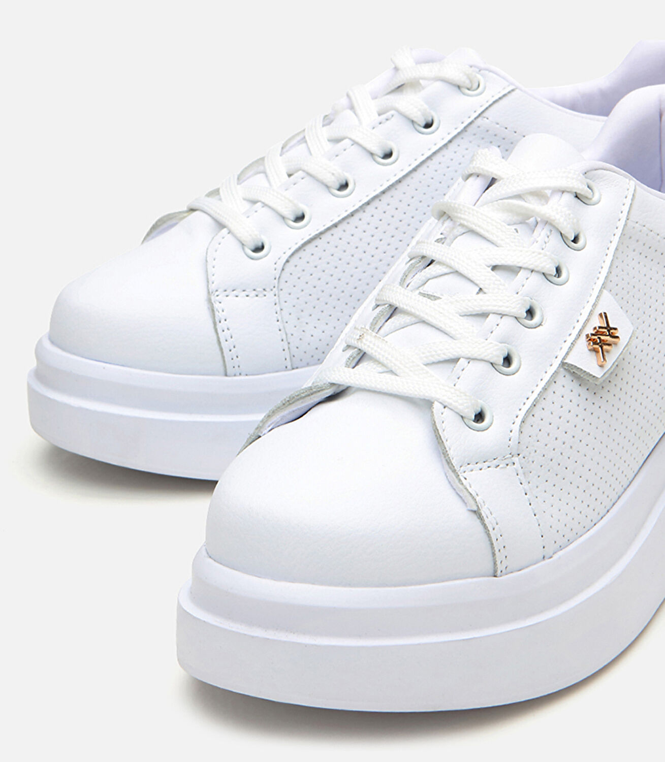 Kadın Beyaz Kalın Tabanlı Spor Ayakkabı