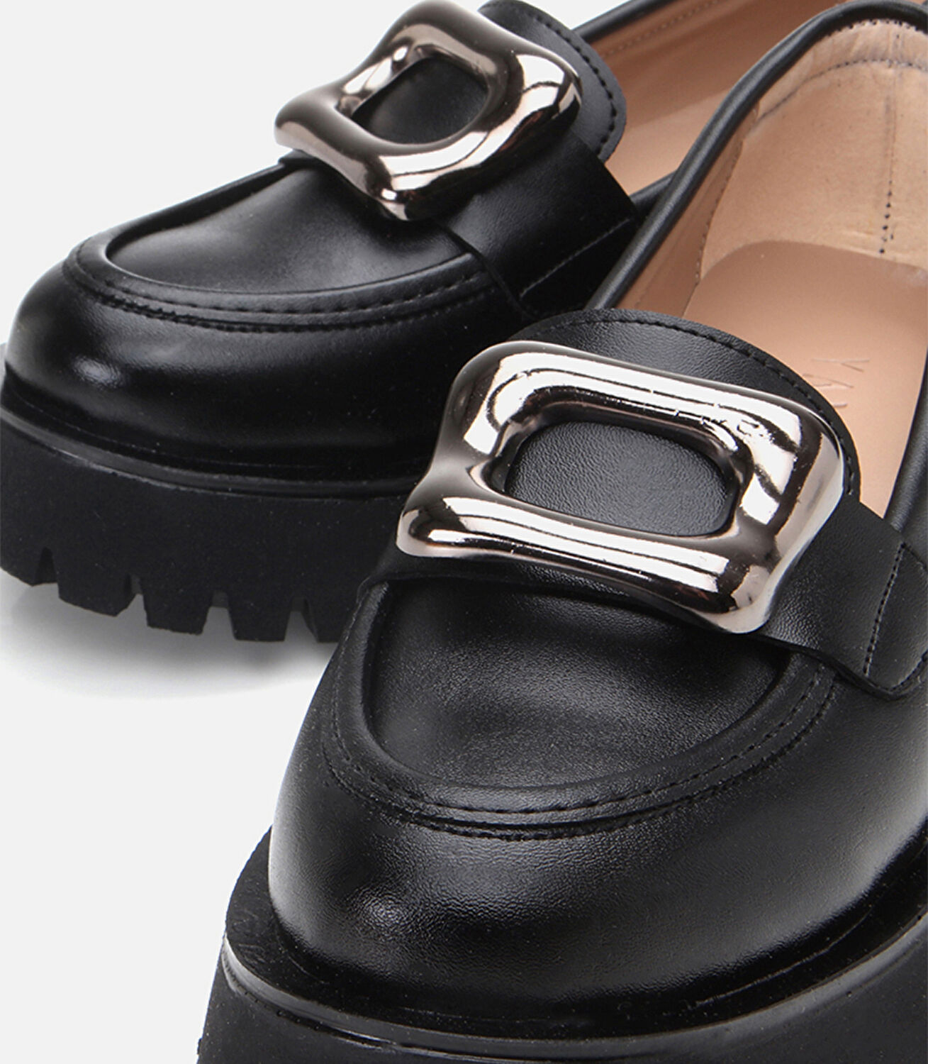 Kadın Siyah Tokalı Günlük Loafer