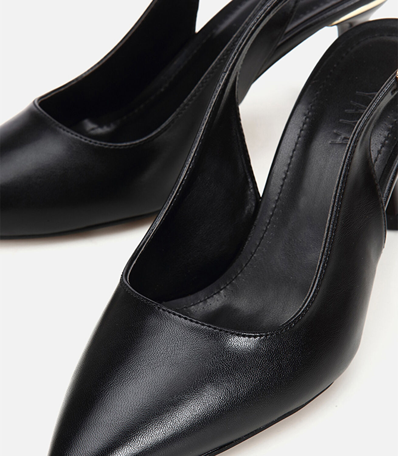 Kadın Siyah Sivri Burunlu Tokalı İnce Topuklu Arkası Açık Stiletto