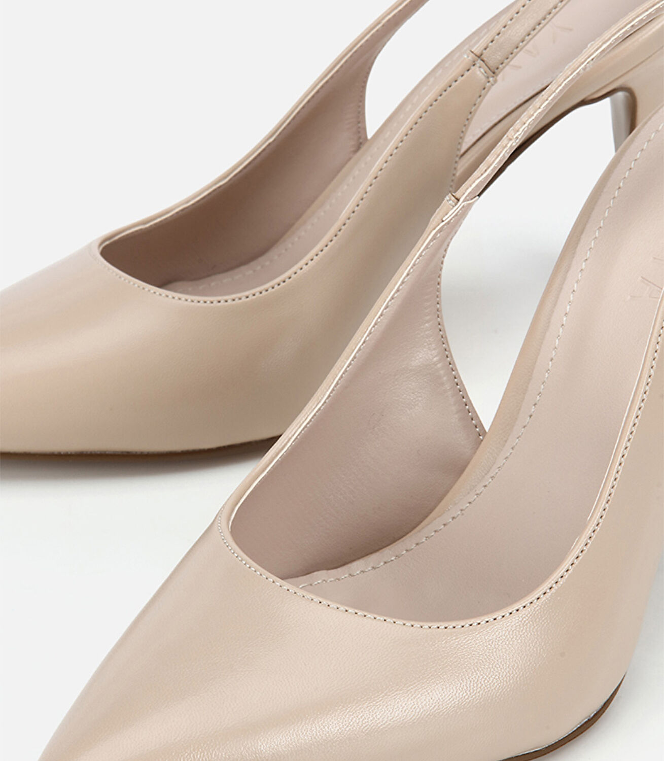 Kadın Bej Sivri Burunlu İnce Topuklu Arkası Açık Stiletto