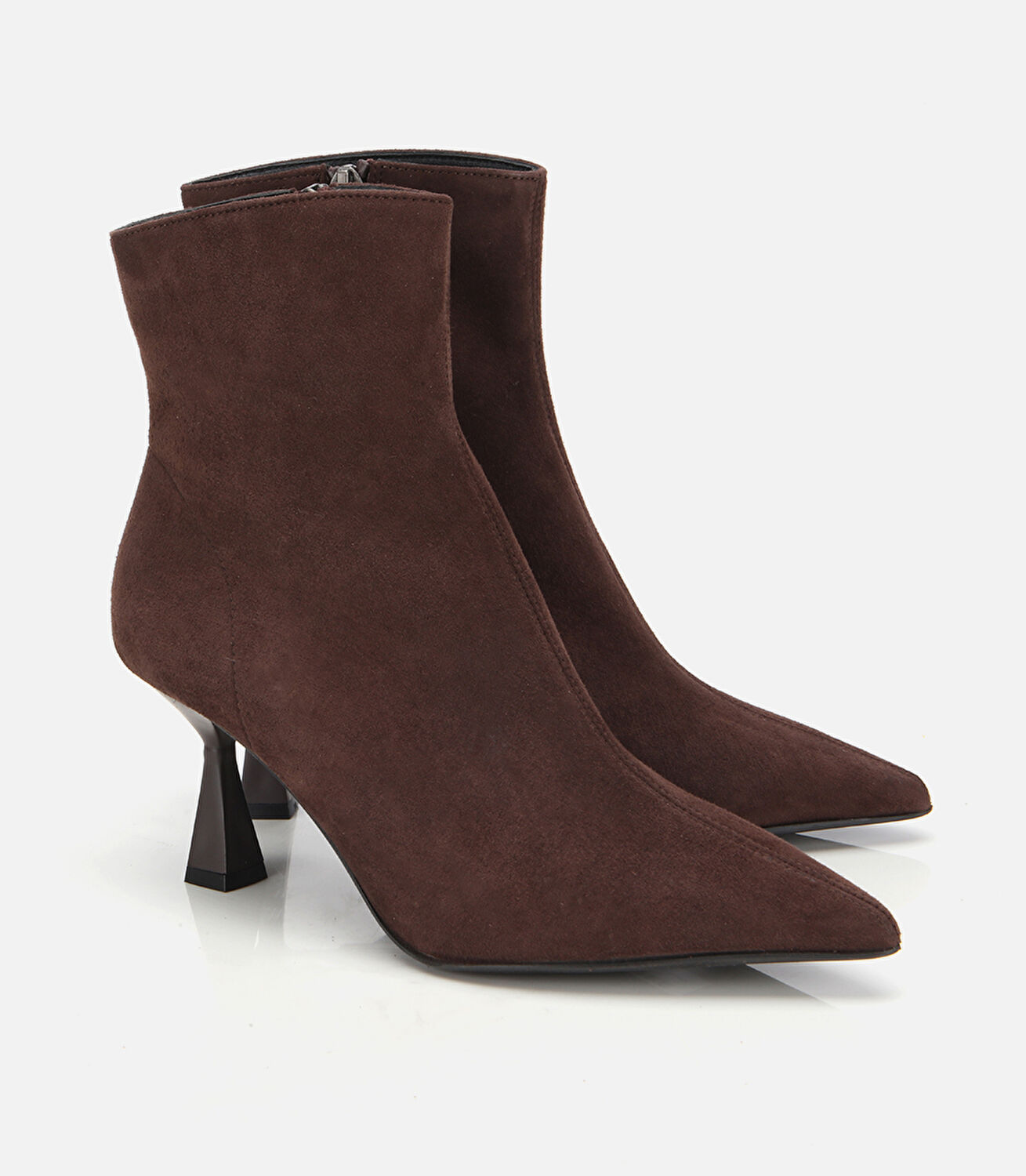 Kadın Süet Deri Kahverengi Dikiş Detaylı Sivri  Kısa Topuklu Bot