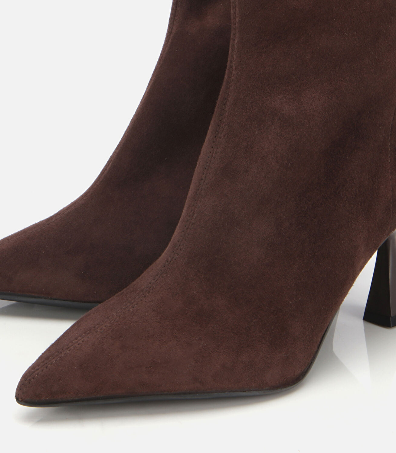 Kadın Süet Deri Kahverengi Dikiş Detaylı Sivri  Kısa Topuklu Bot