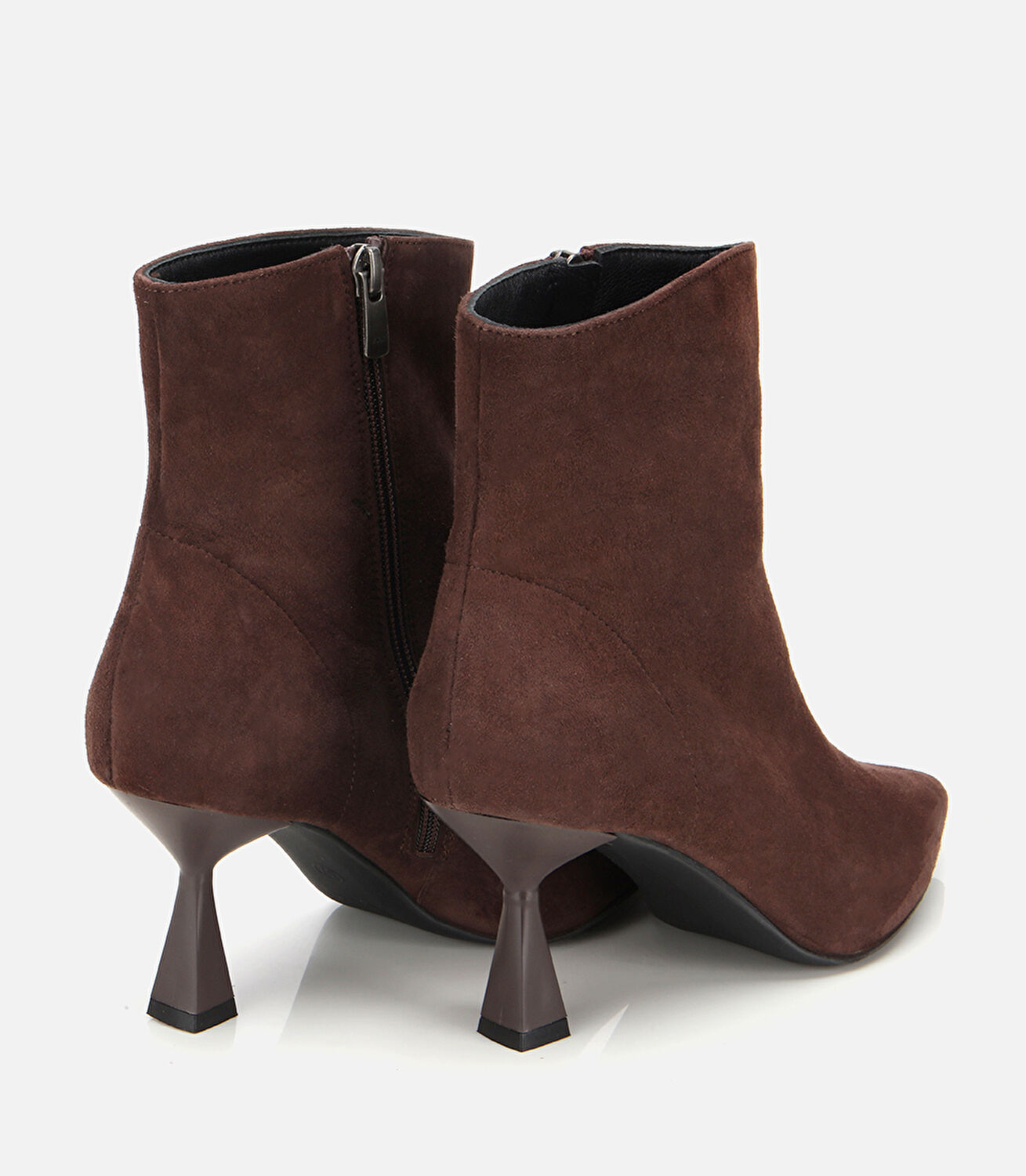 Kadın Süet Deri Kahverengi Dikiş Detaylı Sivri  Kısa Topuklu Bot