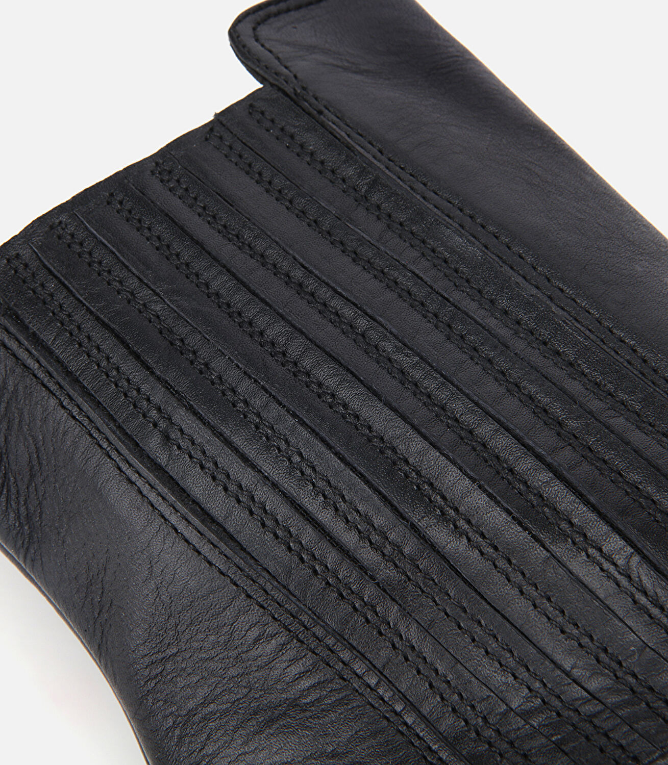 Kadın Deri Siyah Lastik Detaylı Sivri Burunlu Topuklu Bot