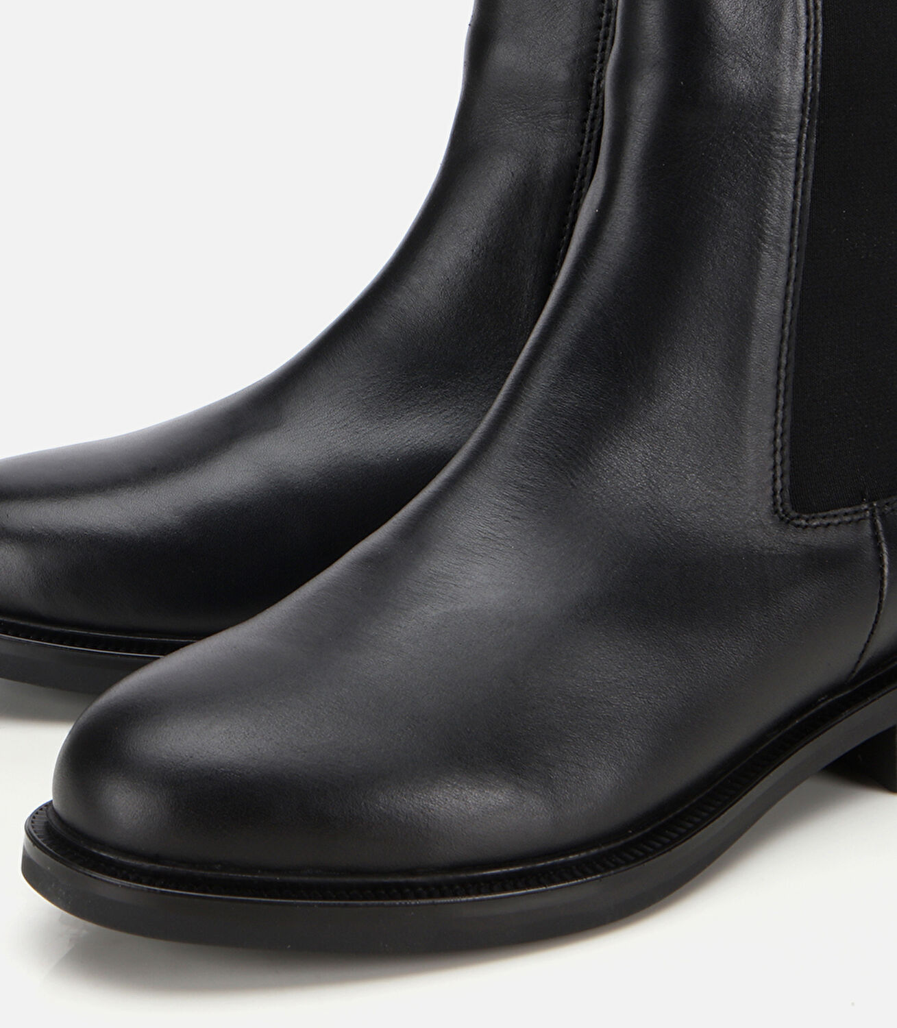 Kadın Deri Siyah Lastik Detaylı Düz Bot