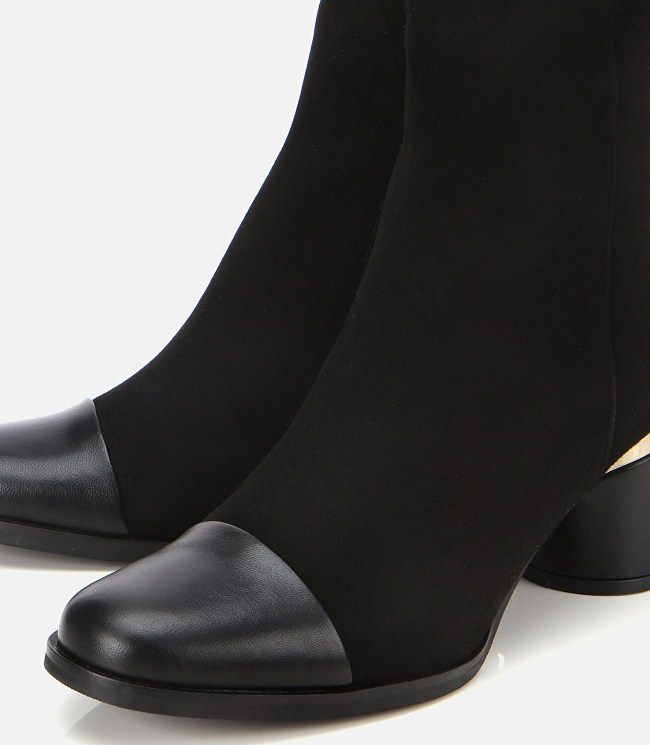 Kadın Süet Deri Siyah Gold Detaylı Bilekte Topuklu Bot