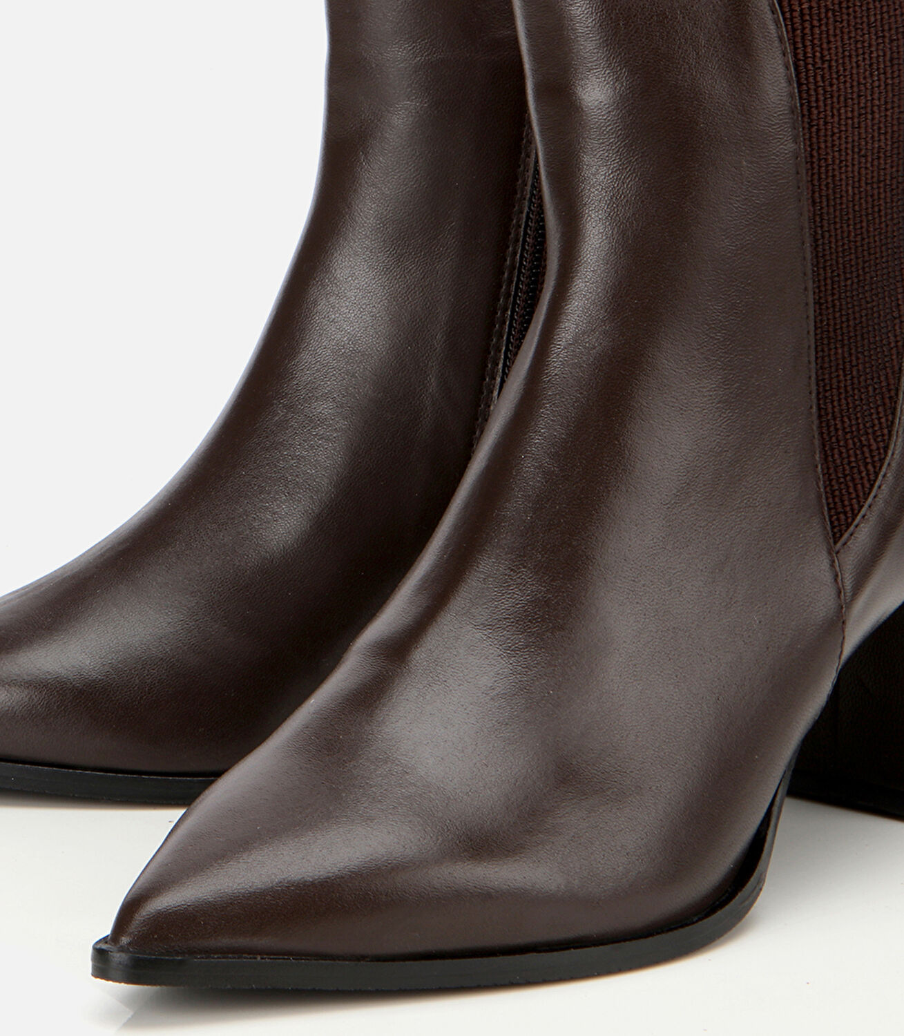 Kadın Deri Kahverengi Sivri Burunlu Streç Detaylı Bilekte Topuklu Bot