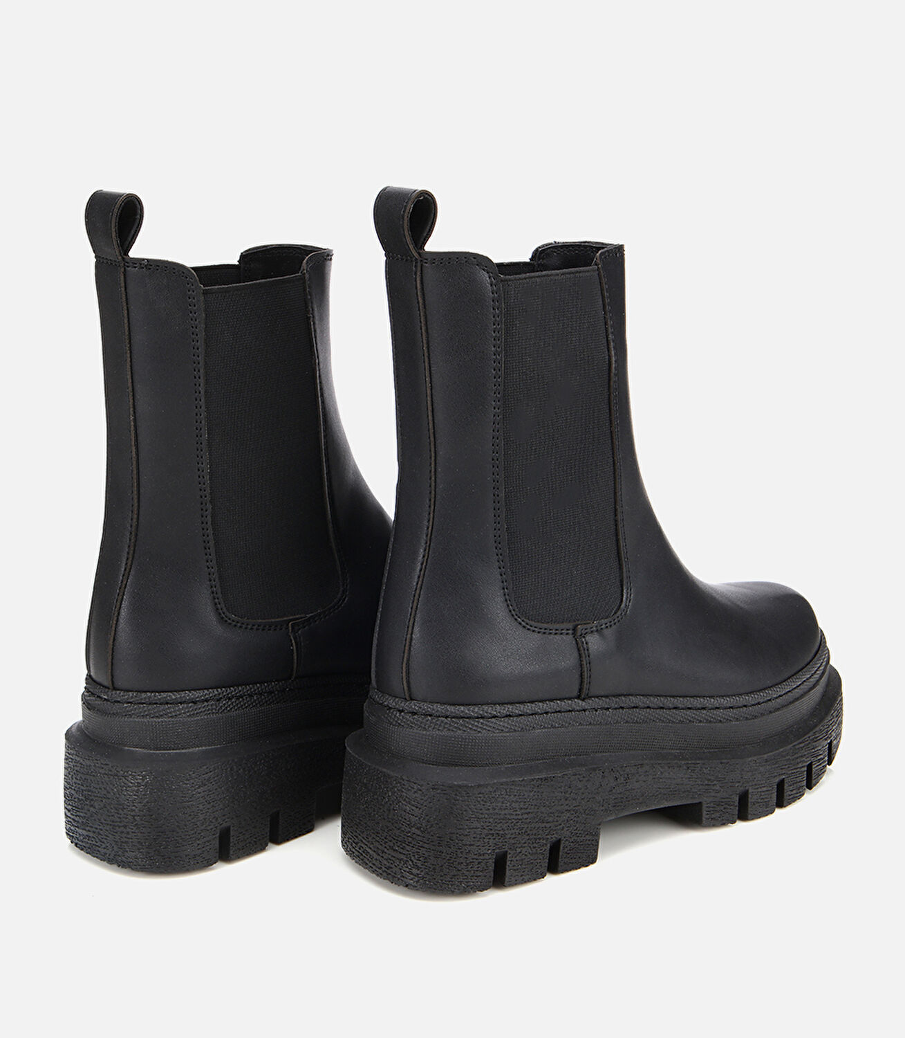 Kadın Siyah Lastik Detaylı Kalın Tabanlı Düz Bot