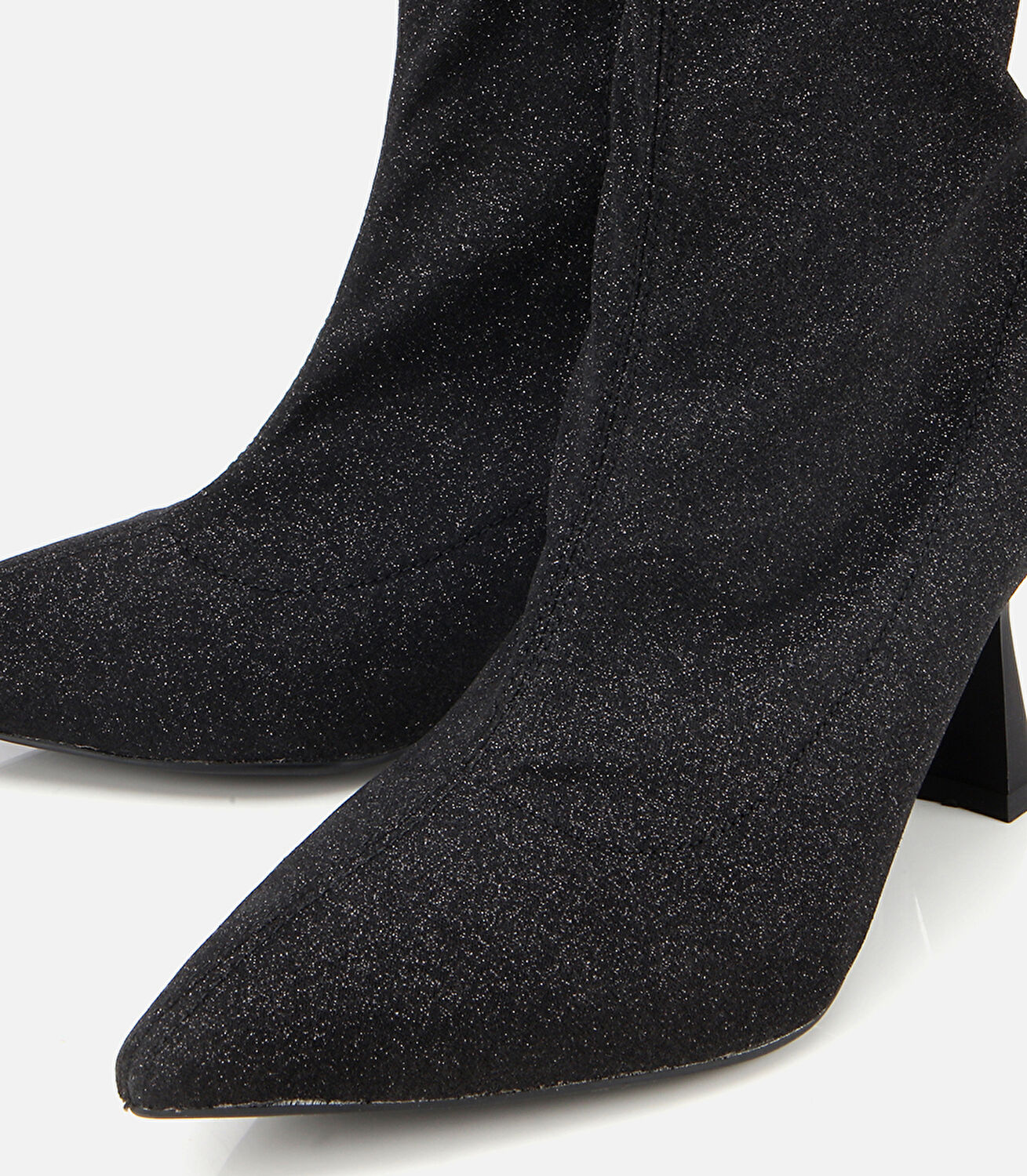 Kadın Siyah Simli Streç Fermuarlı Bilekte İnce Topuklu Bot