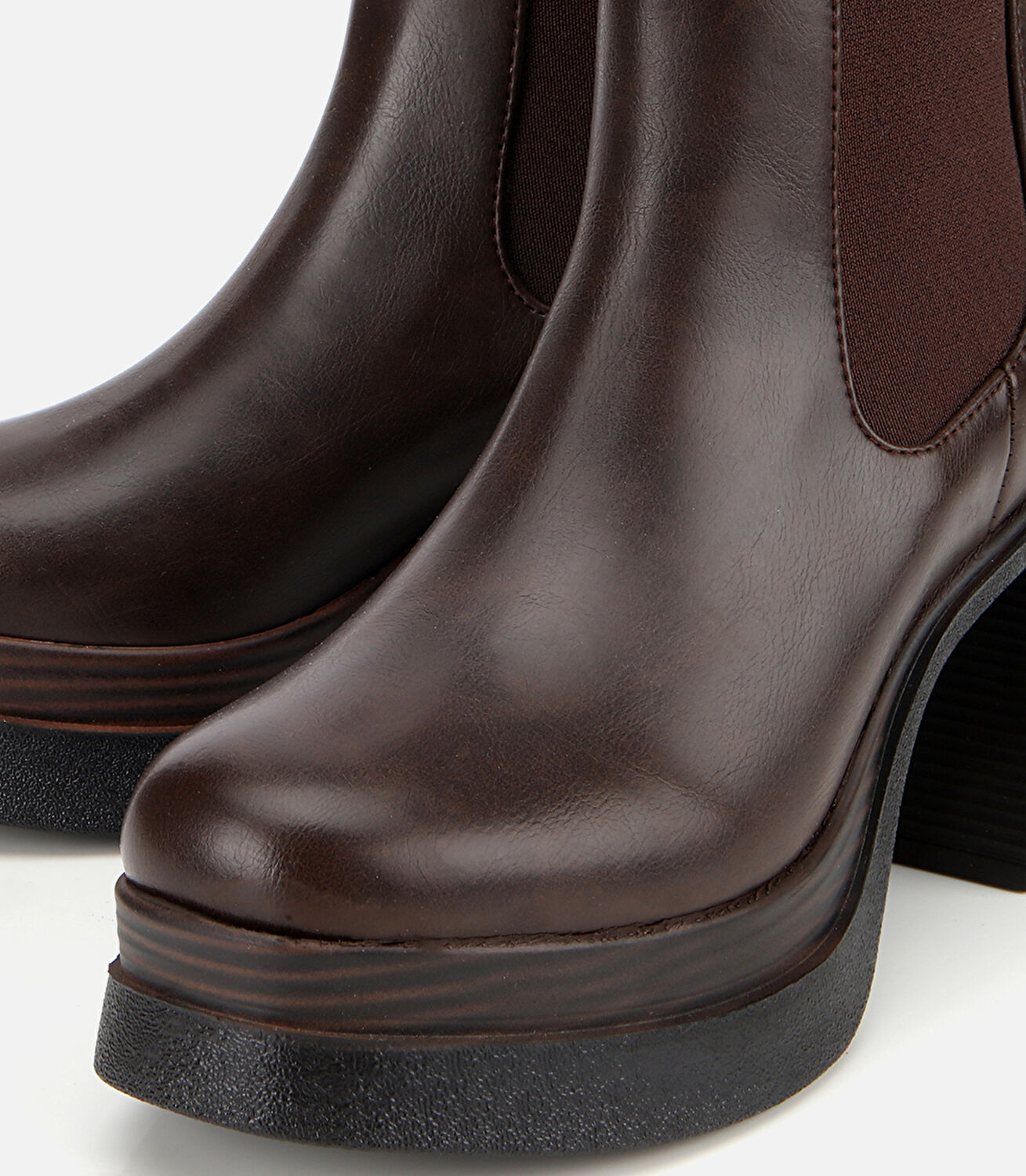 Kadın Kahverengi Lastik Detaylı Kalın Topuklu Bot