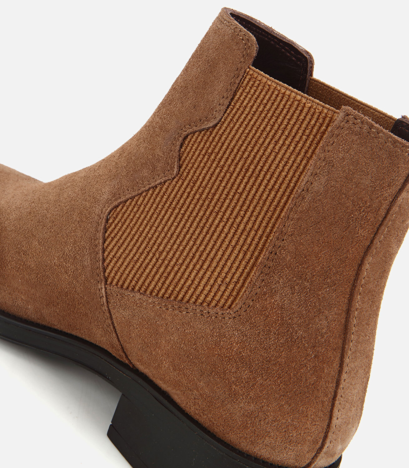 Kadın Süet Deri Açık Kahverengi Tokalı Lastik Detaylı Düz Bot