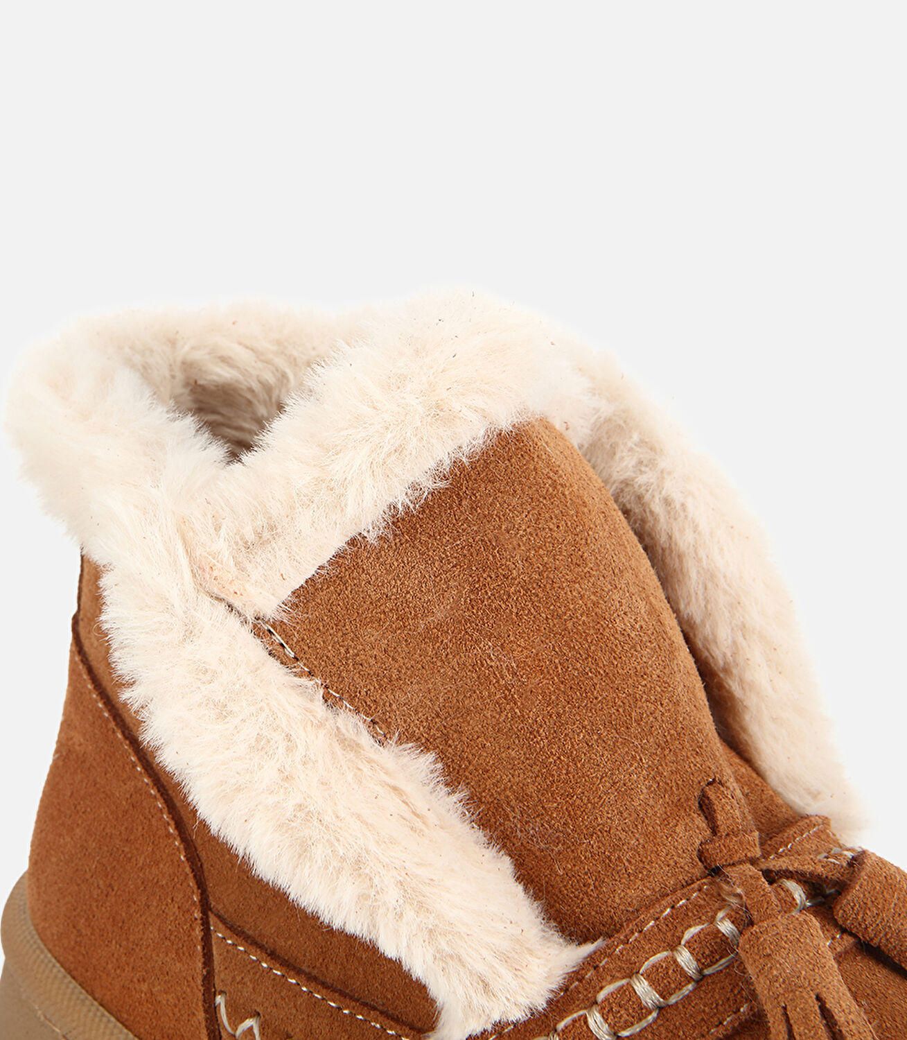 Kadın Süet Deri Taba İçi Kürklü Püskül Detaylı Düz Bot