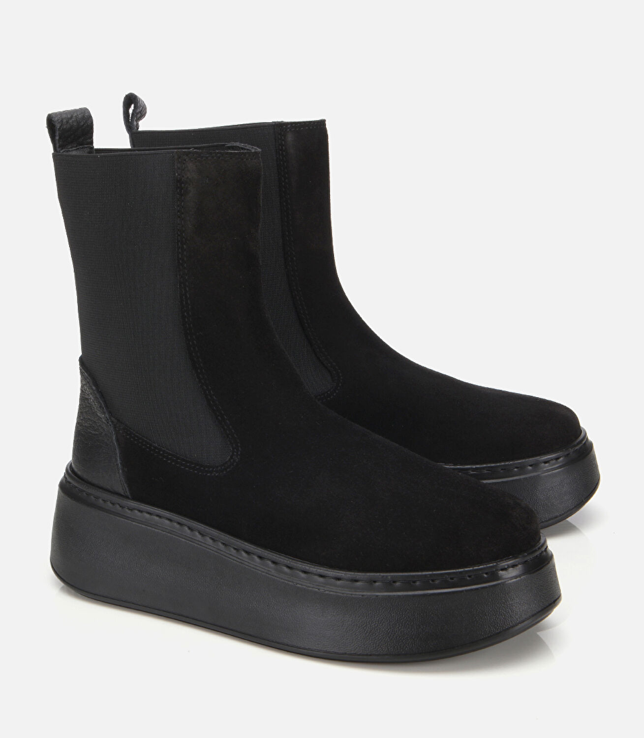 Kadın Süet Deri Siyah Lastik Detaylı Kalın Tabanlı Düz Bot