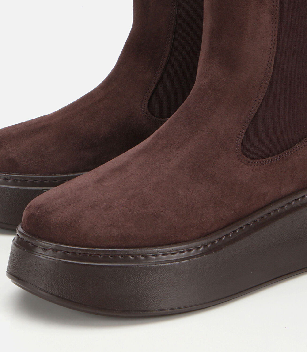 Kadın Süet Deri Kahverengi Lastik Detaylı Kalın Tabanlı Düz Bot