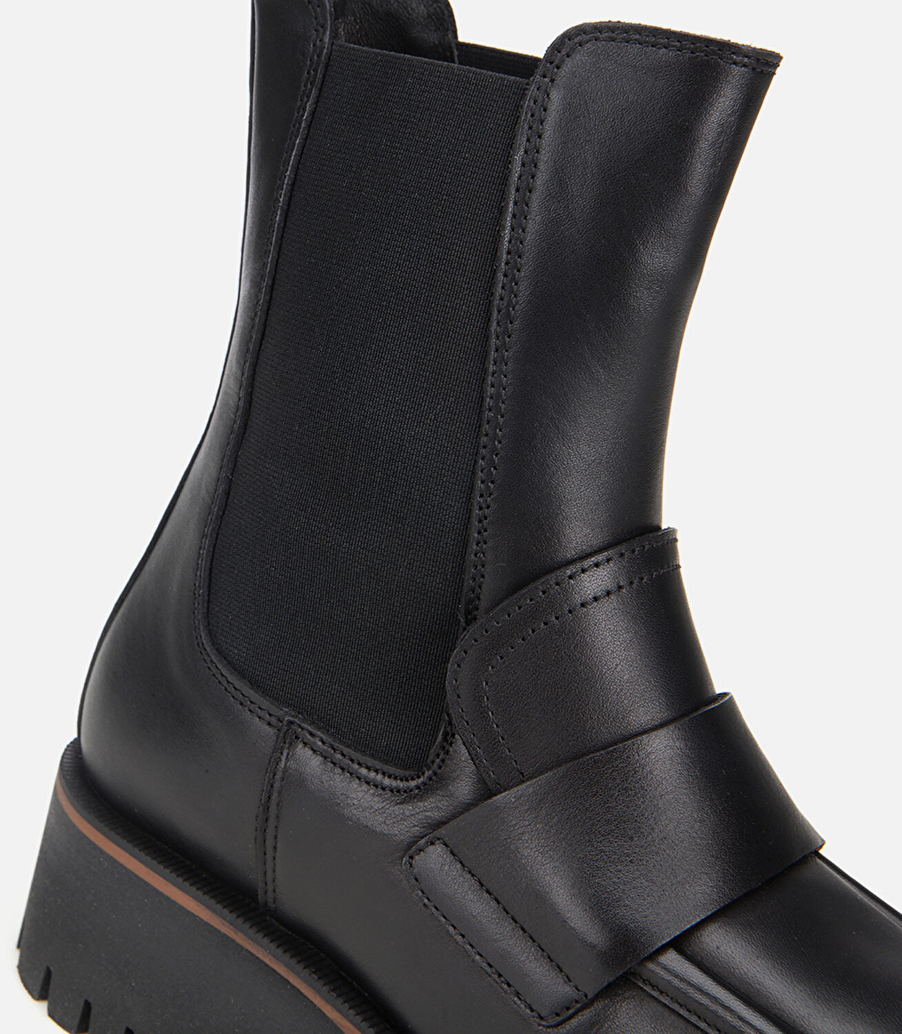 Kadın Deri Siyah Lastik Detaylı Bantlı Düz Bot